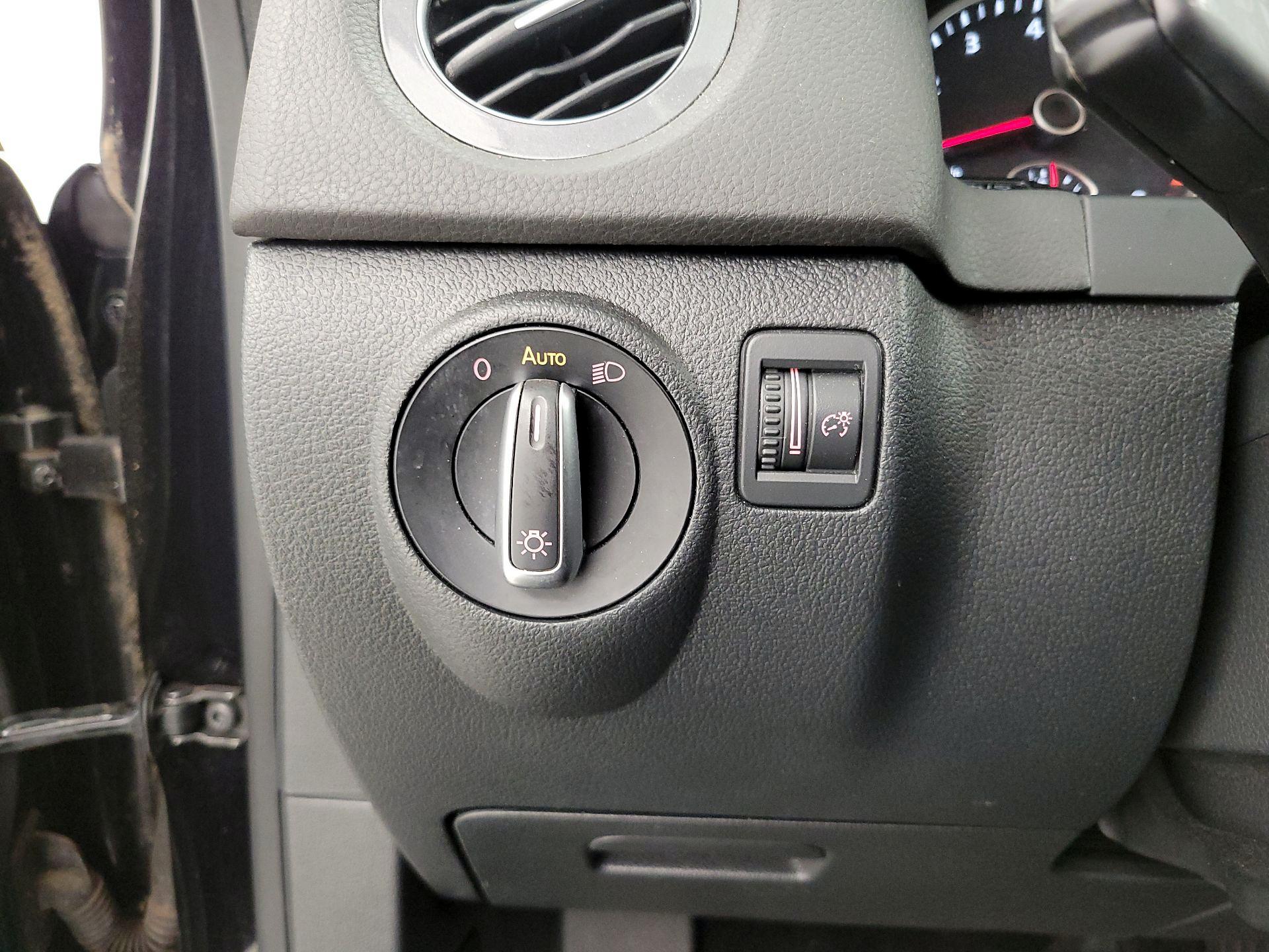 Thumbnail: 2017 Volkswagen Tiguan - 13