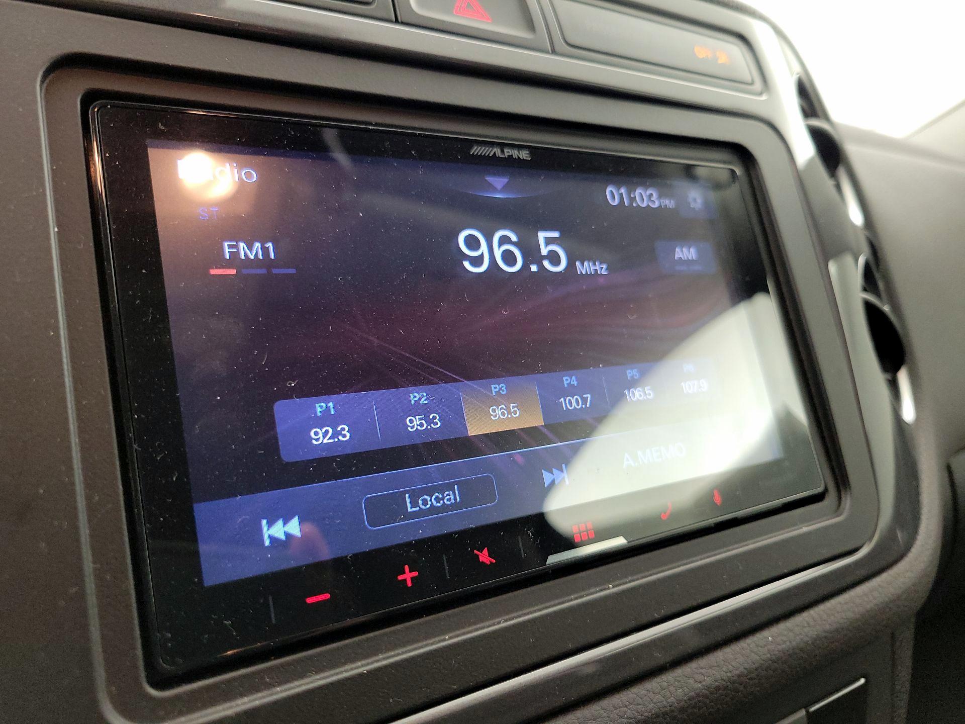 Thumbnail: 2017 Volkswagen Tiguan - 15