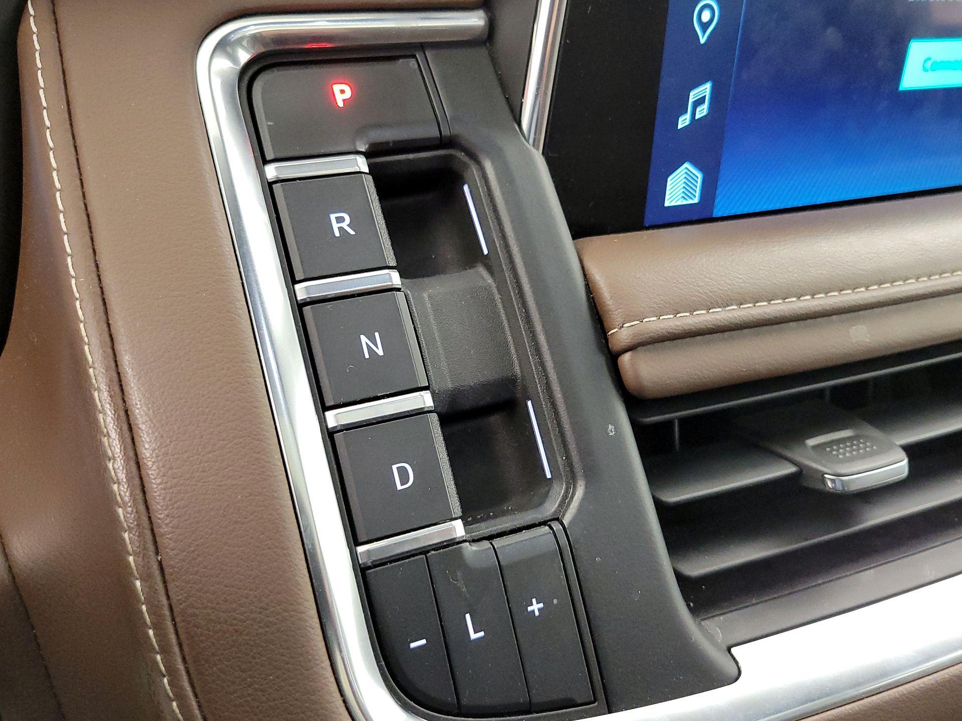 Thumbnail: 2022 Chevrolet Tahoe - 17