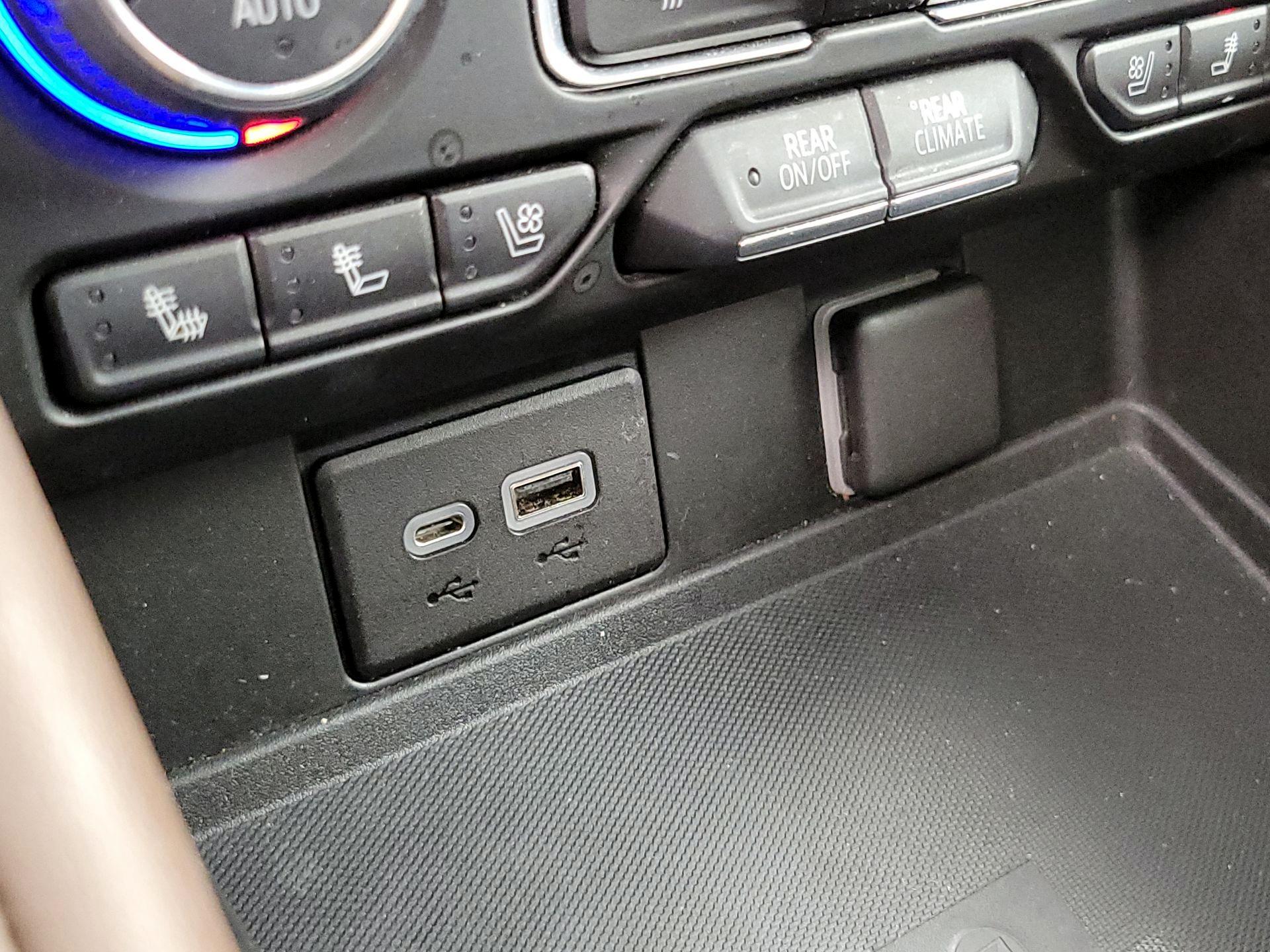 Thumbnail: 2022 Chevrolet Tahoe - 18