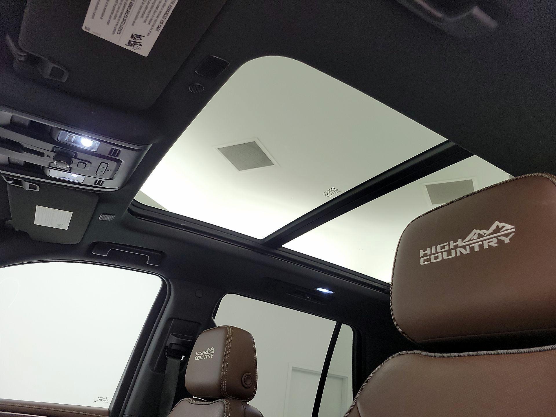 Thumbnail: 2022 Chevrolet Tahoe - 19