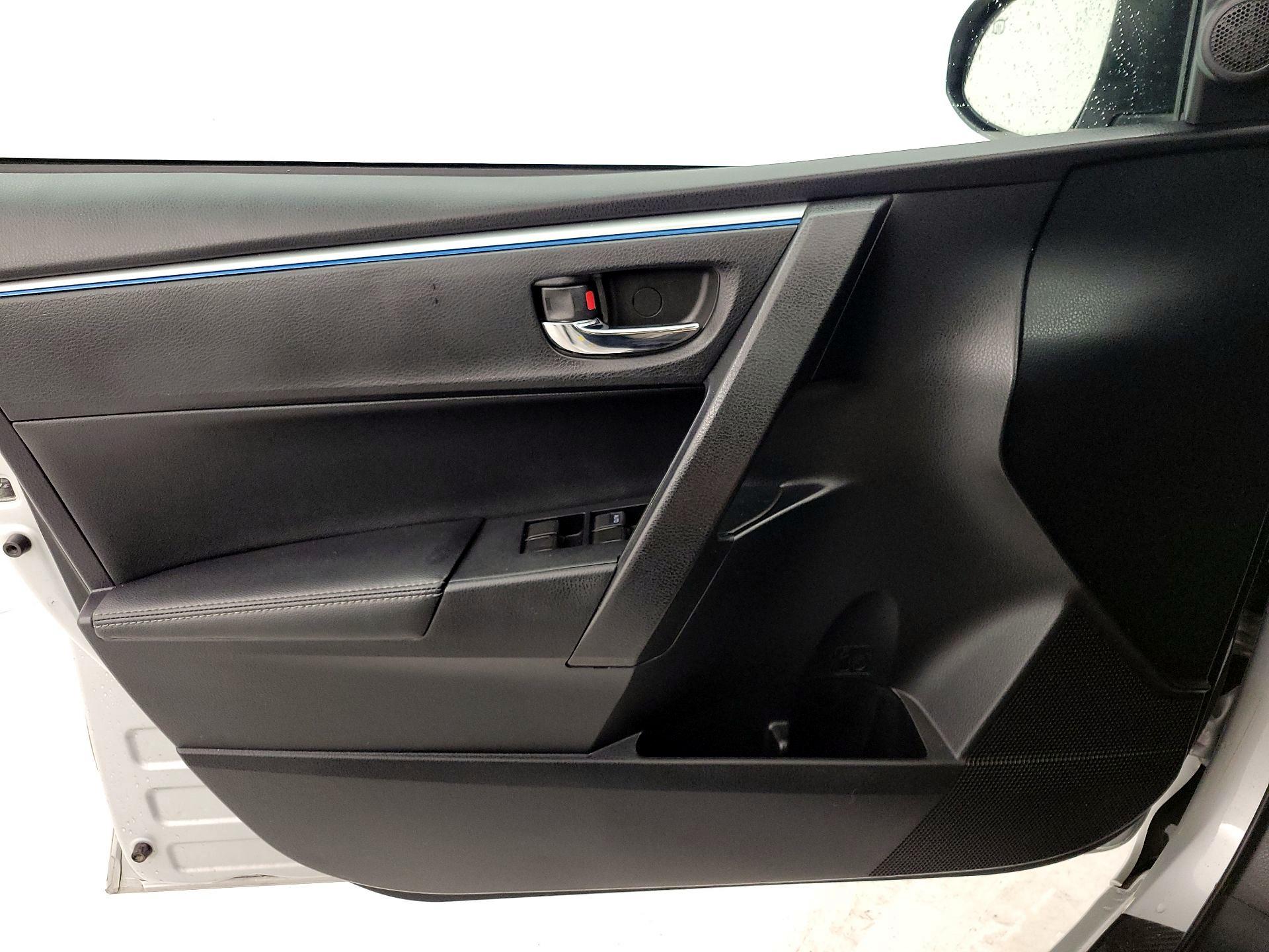 Thumbnail: 2014 Toyota Corolla - 12