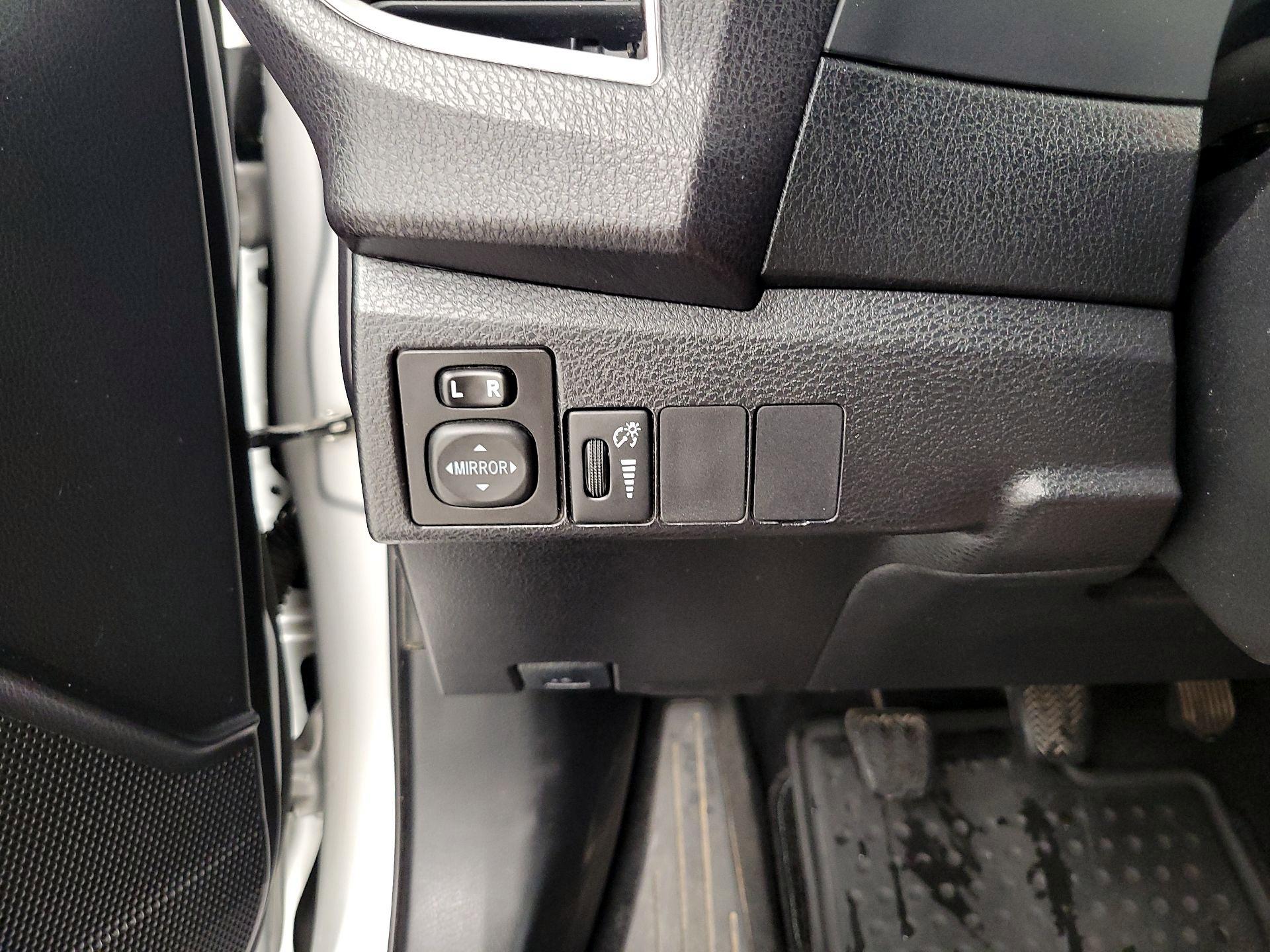 Thumbnail: 2014 Toyota Corolla - 13