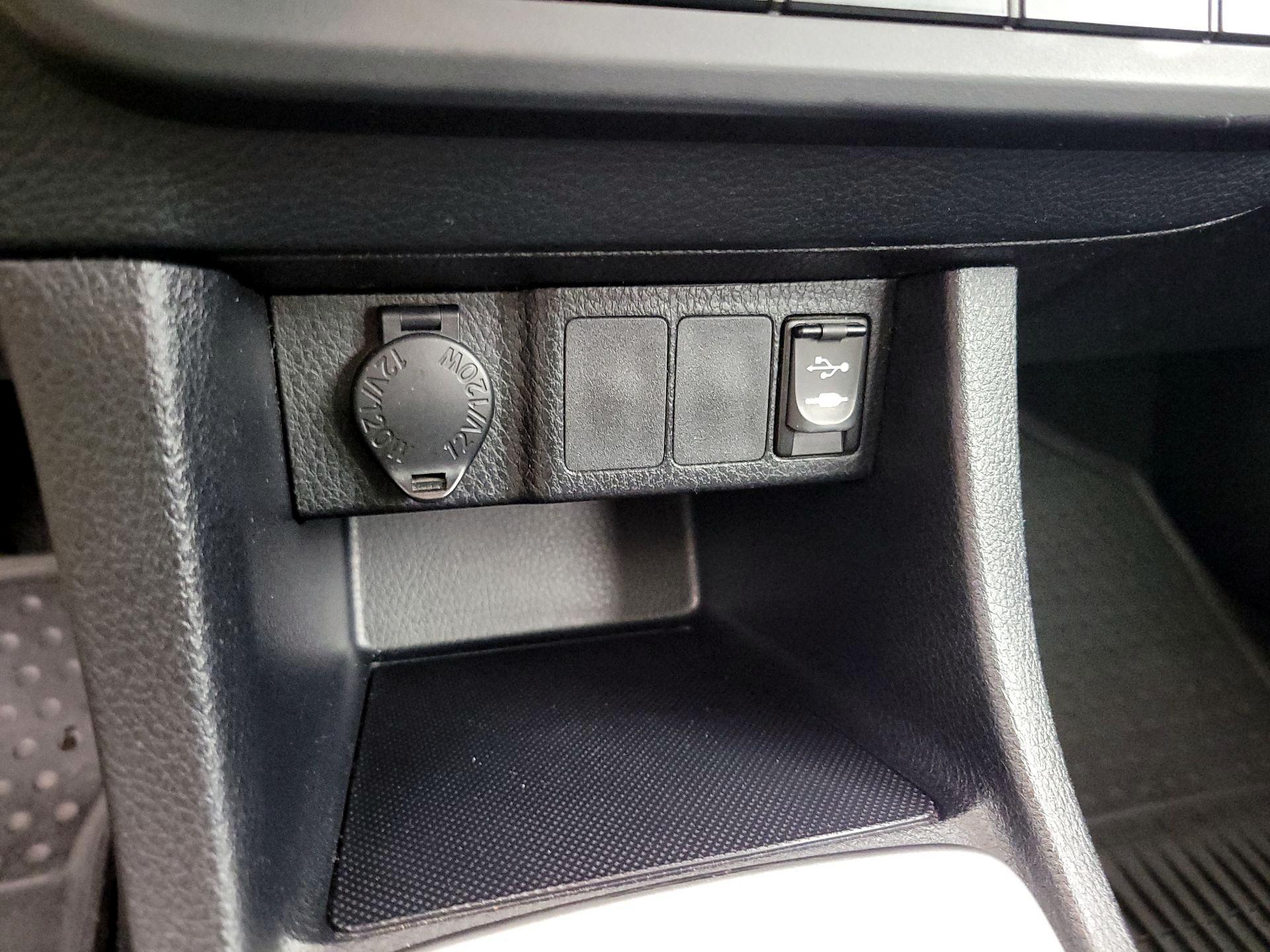 Thumbnail: 2014 Toyota Corolla - 18