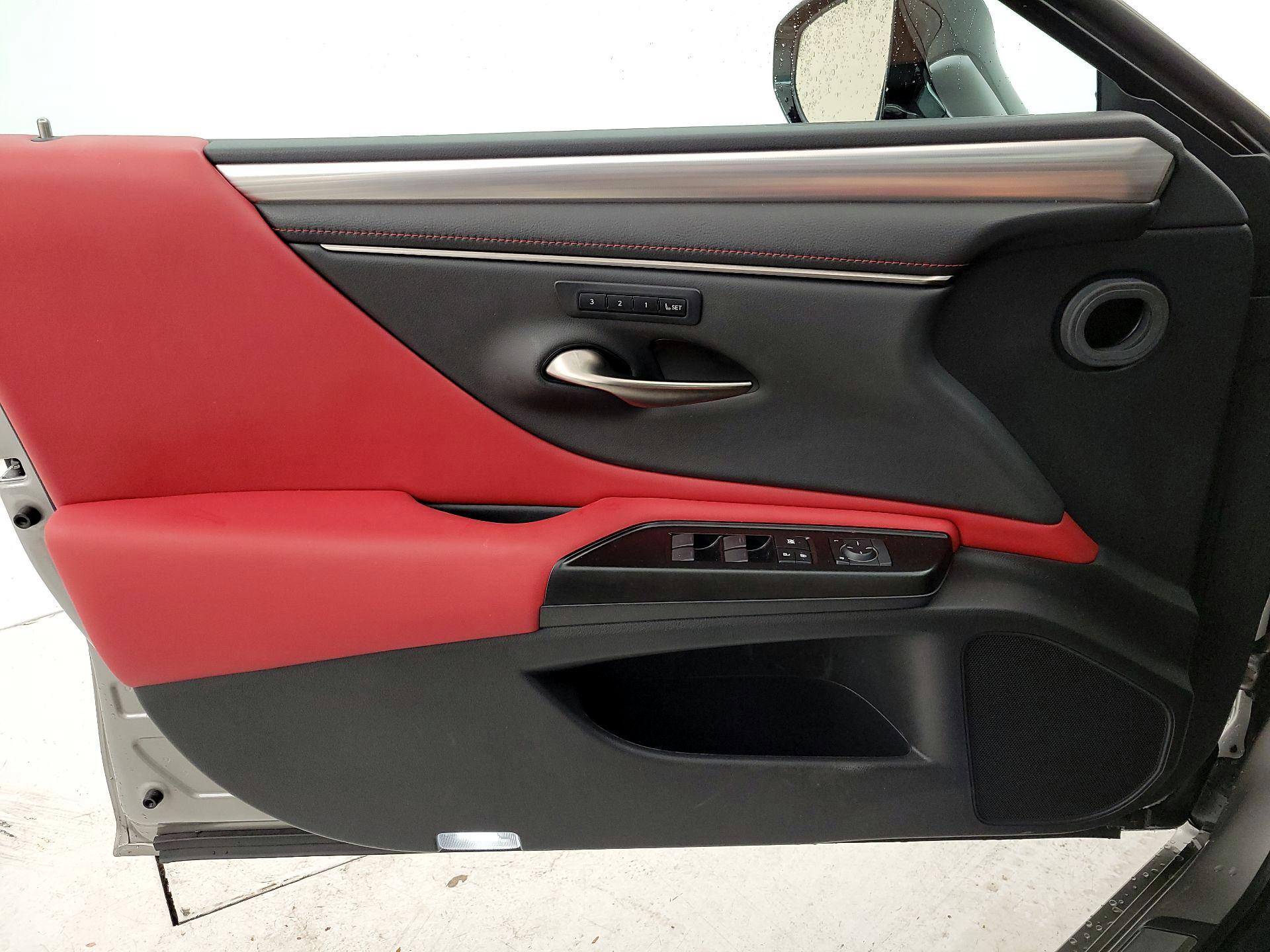 Thumbnail: 2019 Lexus ES - 12