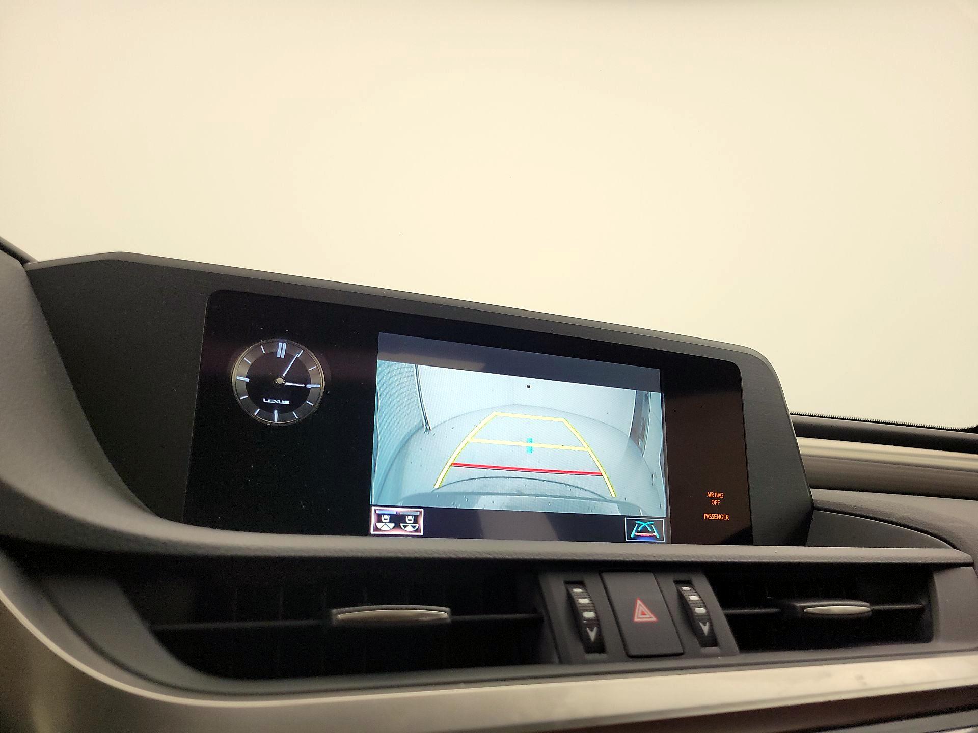 Thumbnail: 2019 Lexus ES - 14