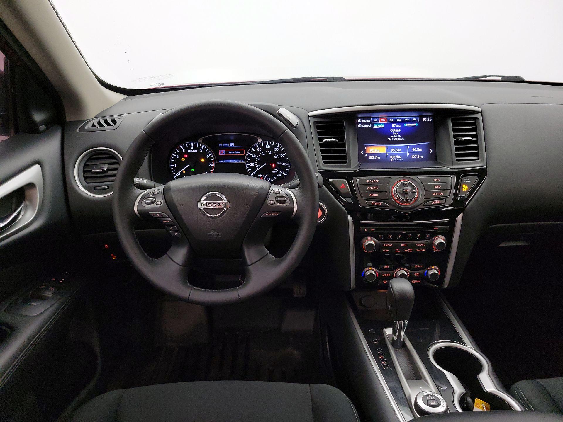 Thumbnail: 2019 Nissan Pathfinder - 10