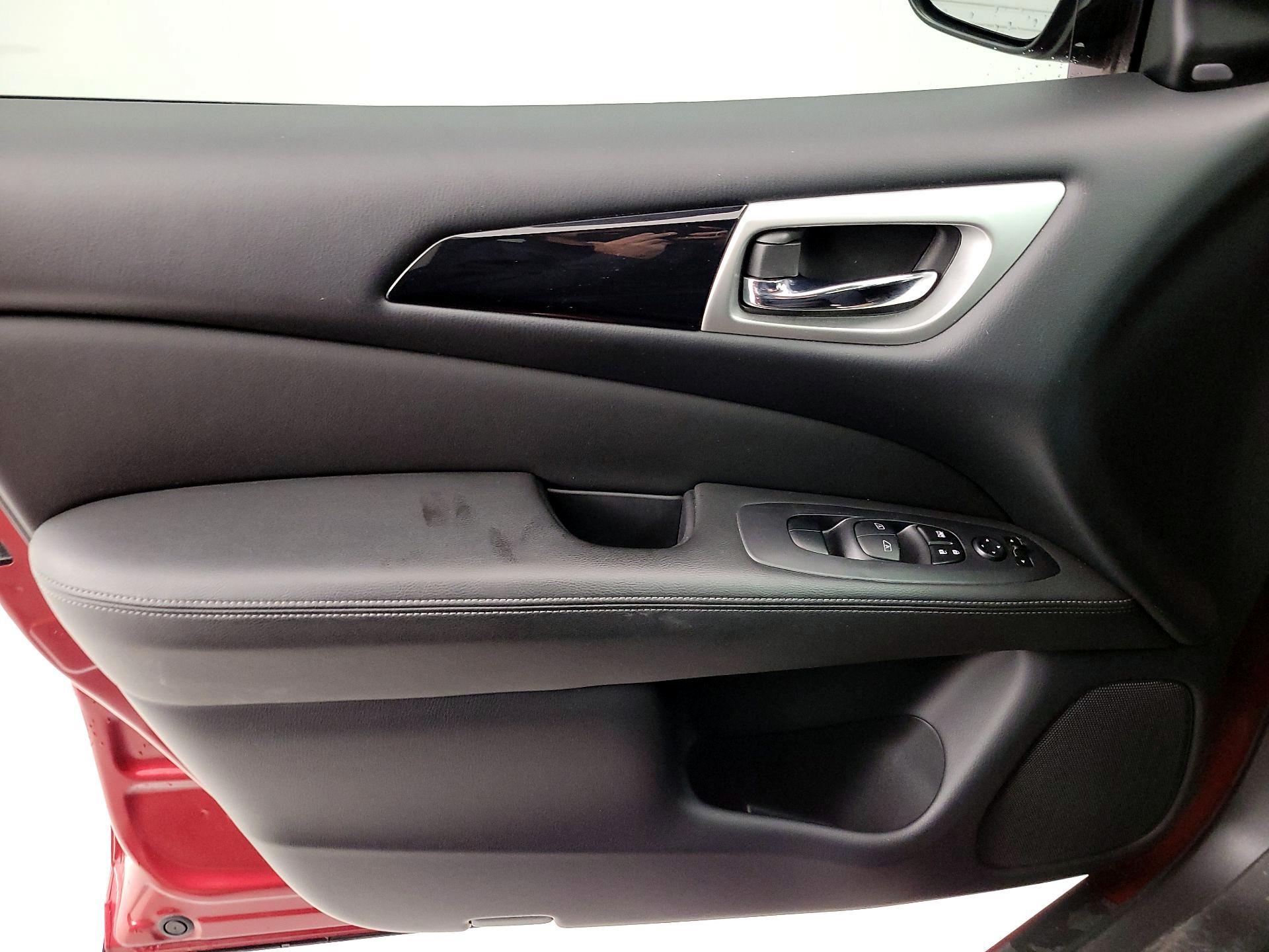 Thumbnail: 2019 Nissan Pathfinder - 12