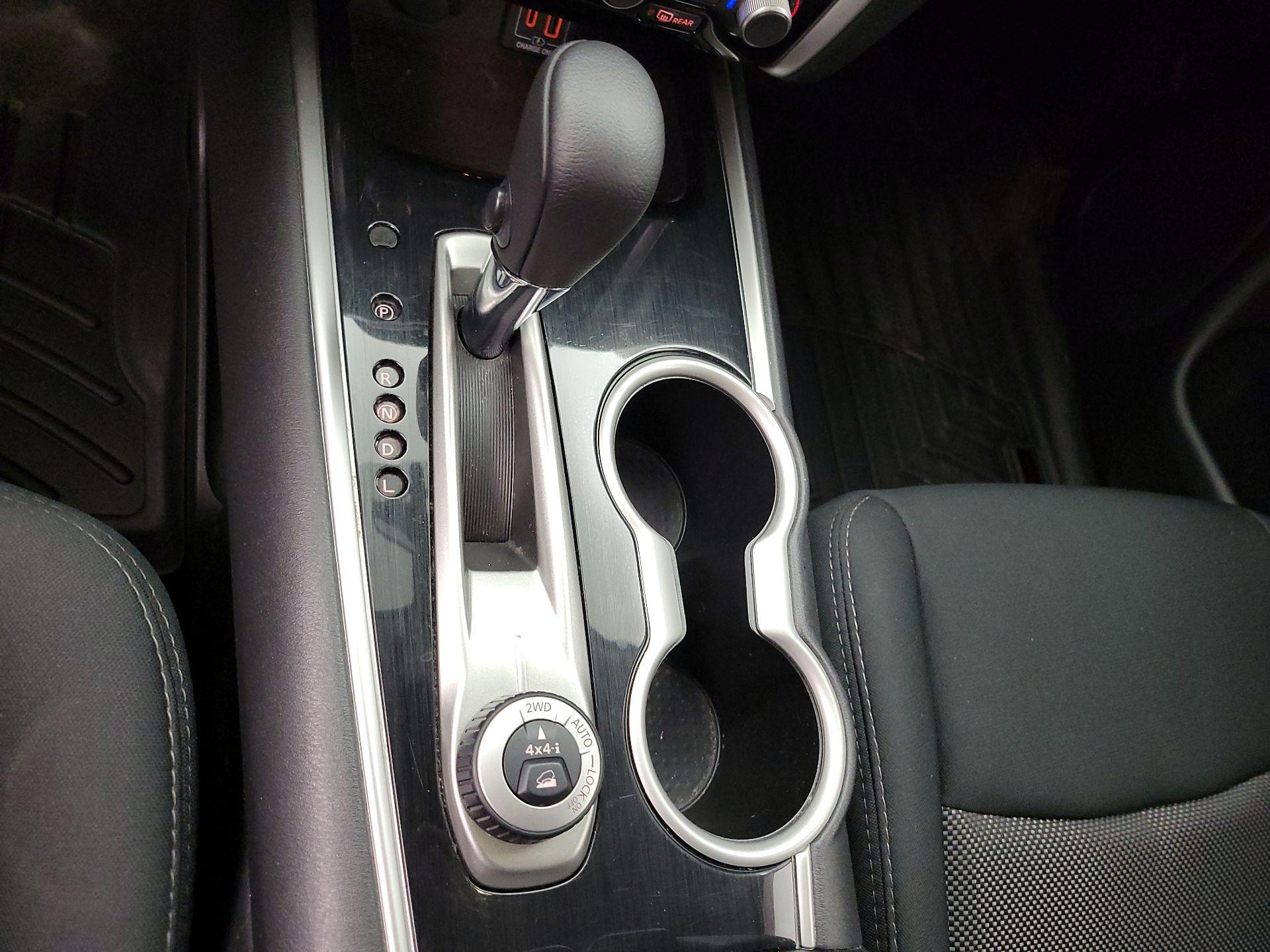 Thumbnail: 2019 Nissan Pathfinder - 17