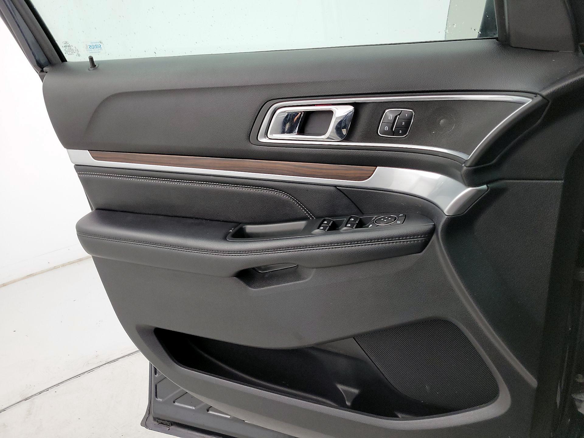 Thumbnail: 2017 Ford Explorer - 12