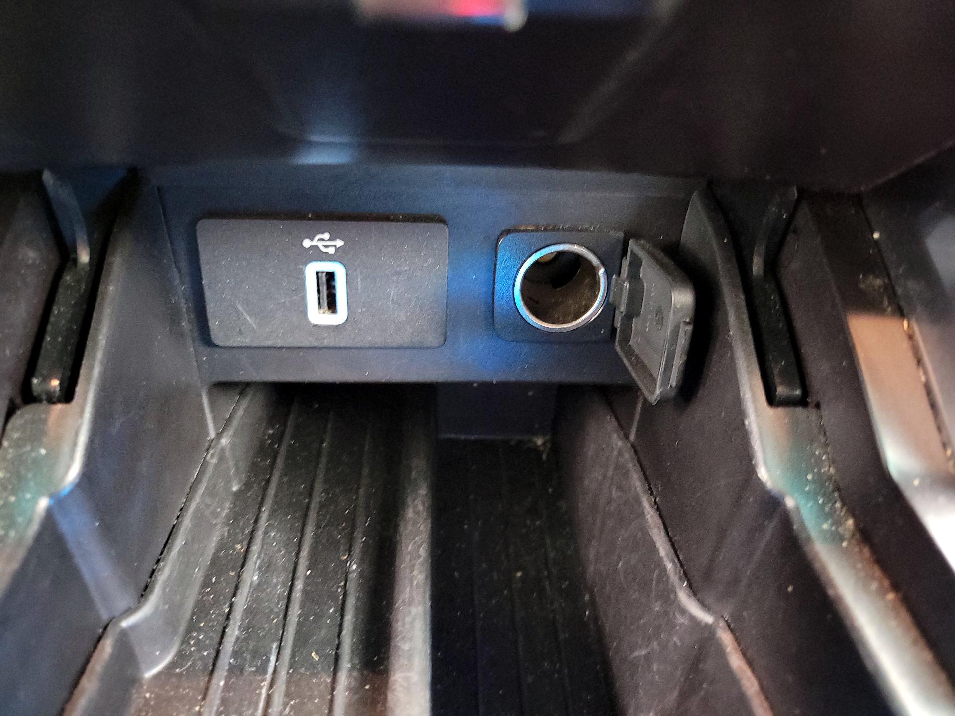 Thumbnail: 2017 Ford Explorer - 19