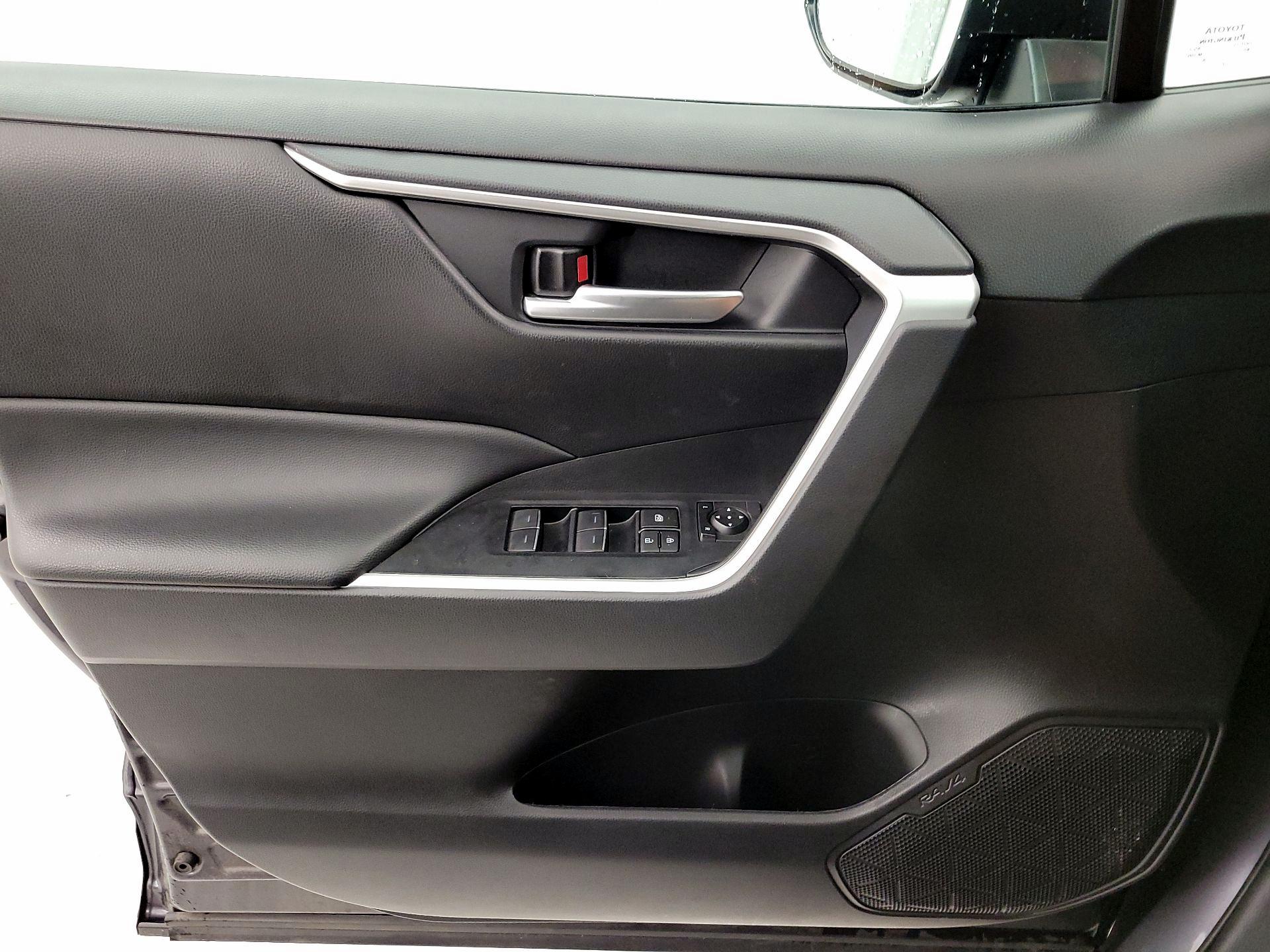 Thumbnail: 2024 Toyota RAV4 - 12