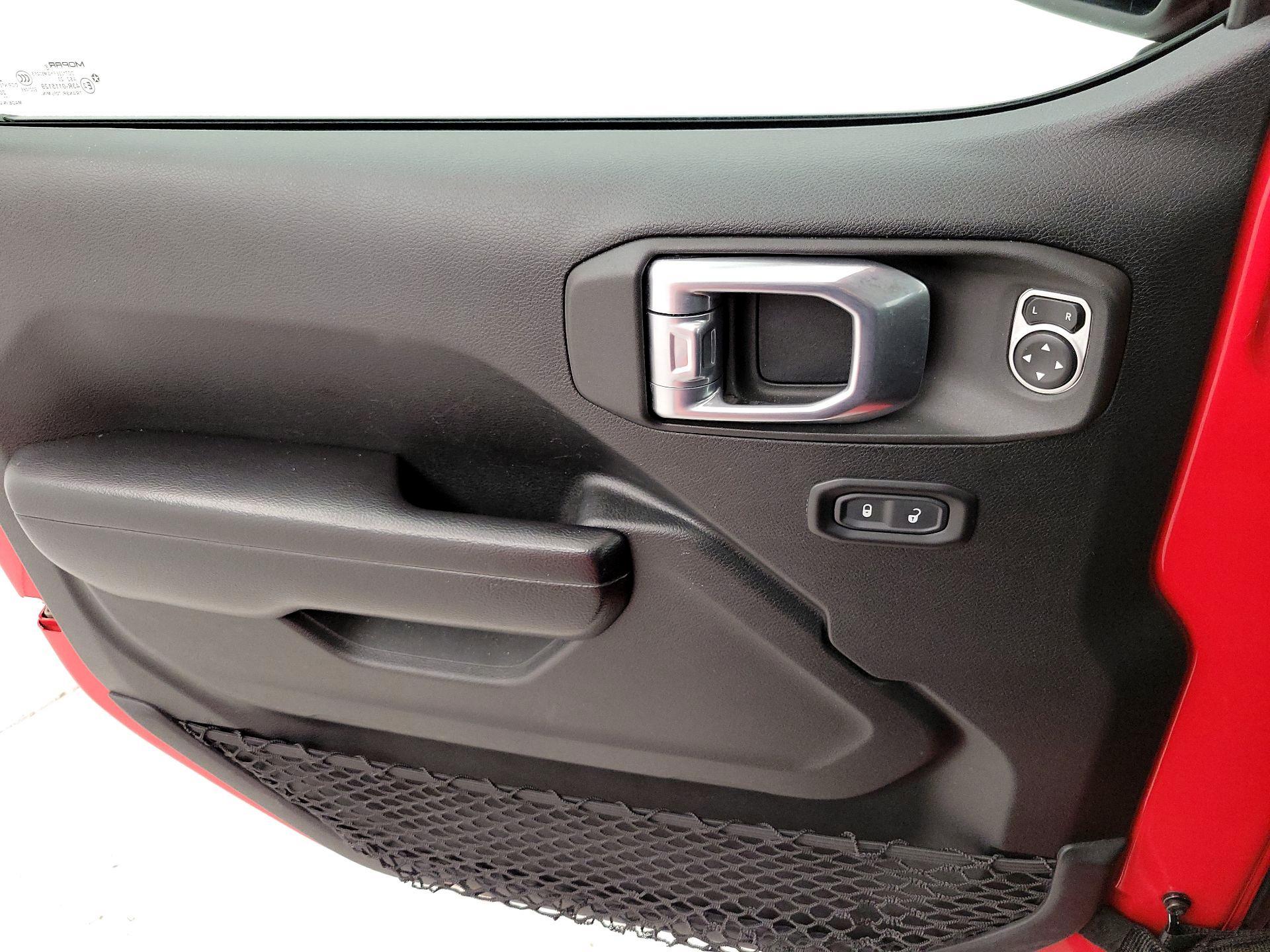 Thumbnail: 2021 Jeep Gladiator - 12