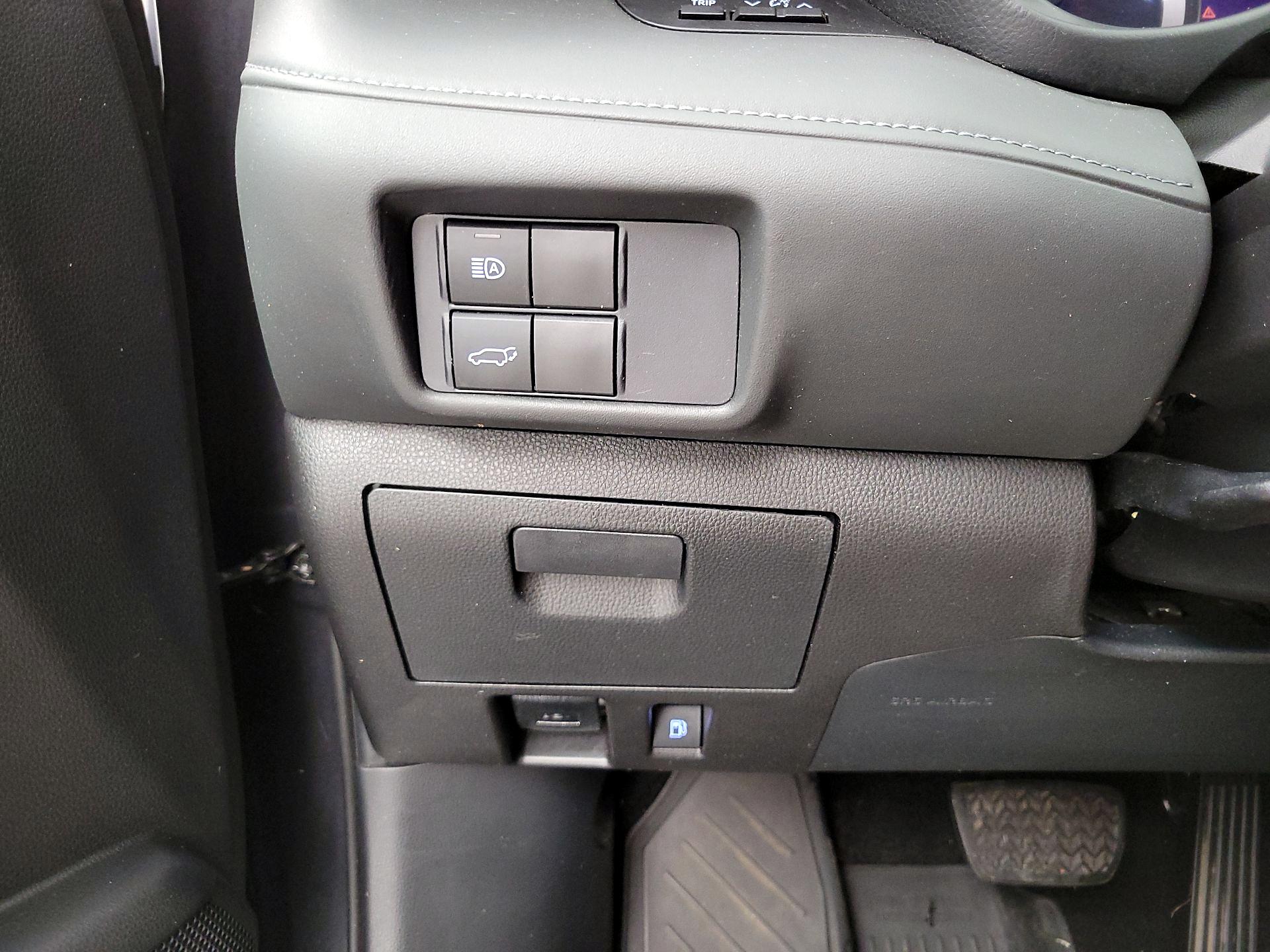 Thumbnail: 2021 Toyota Highlander - 13