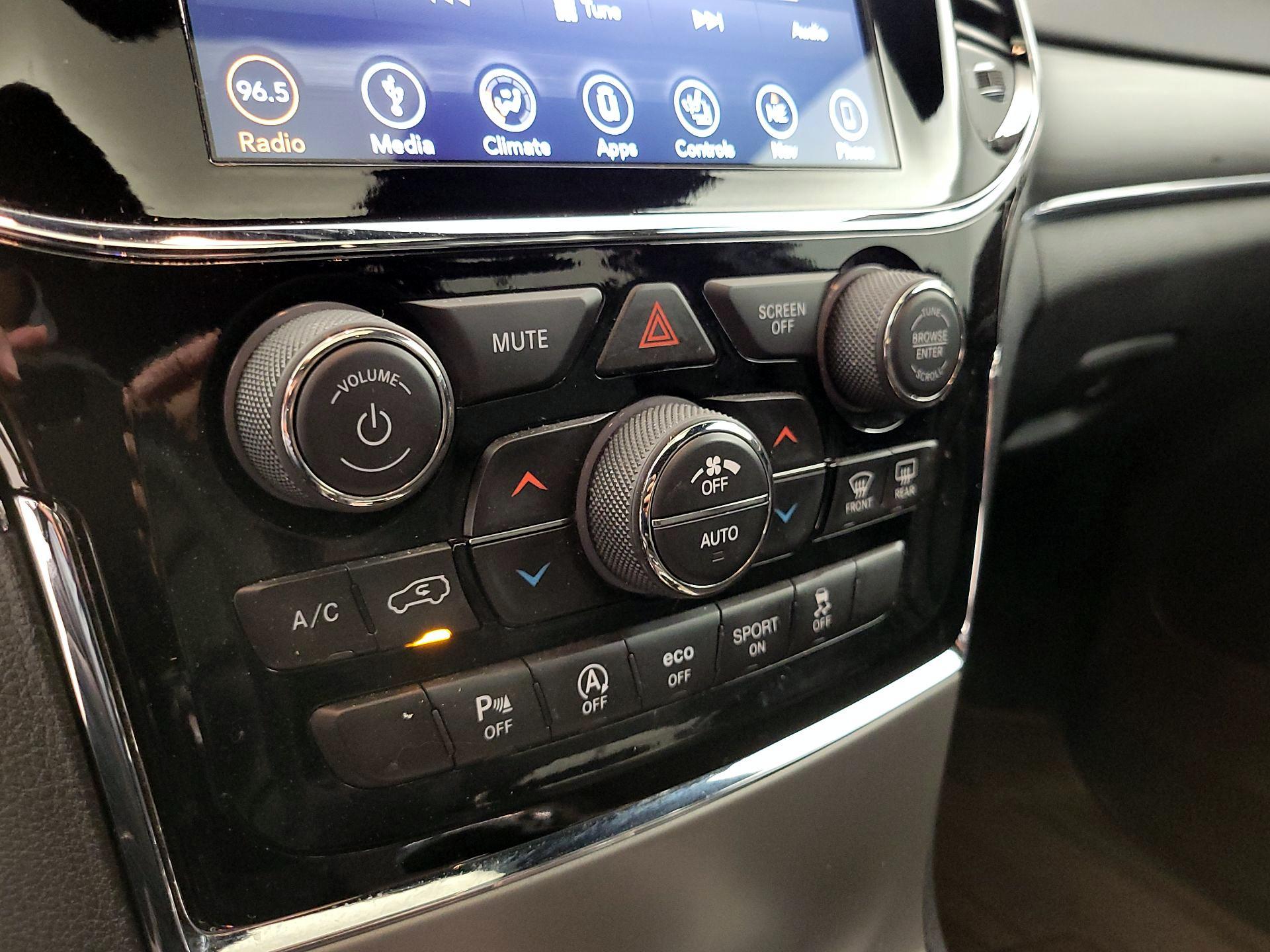 Thumbnail: 2019 Jeep Grand Cherokee - 17