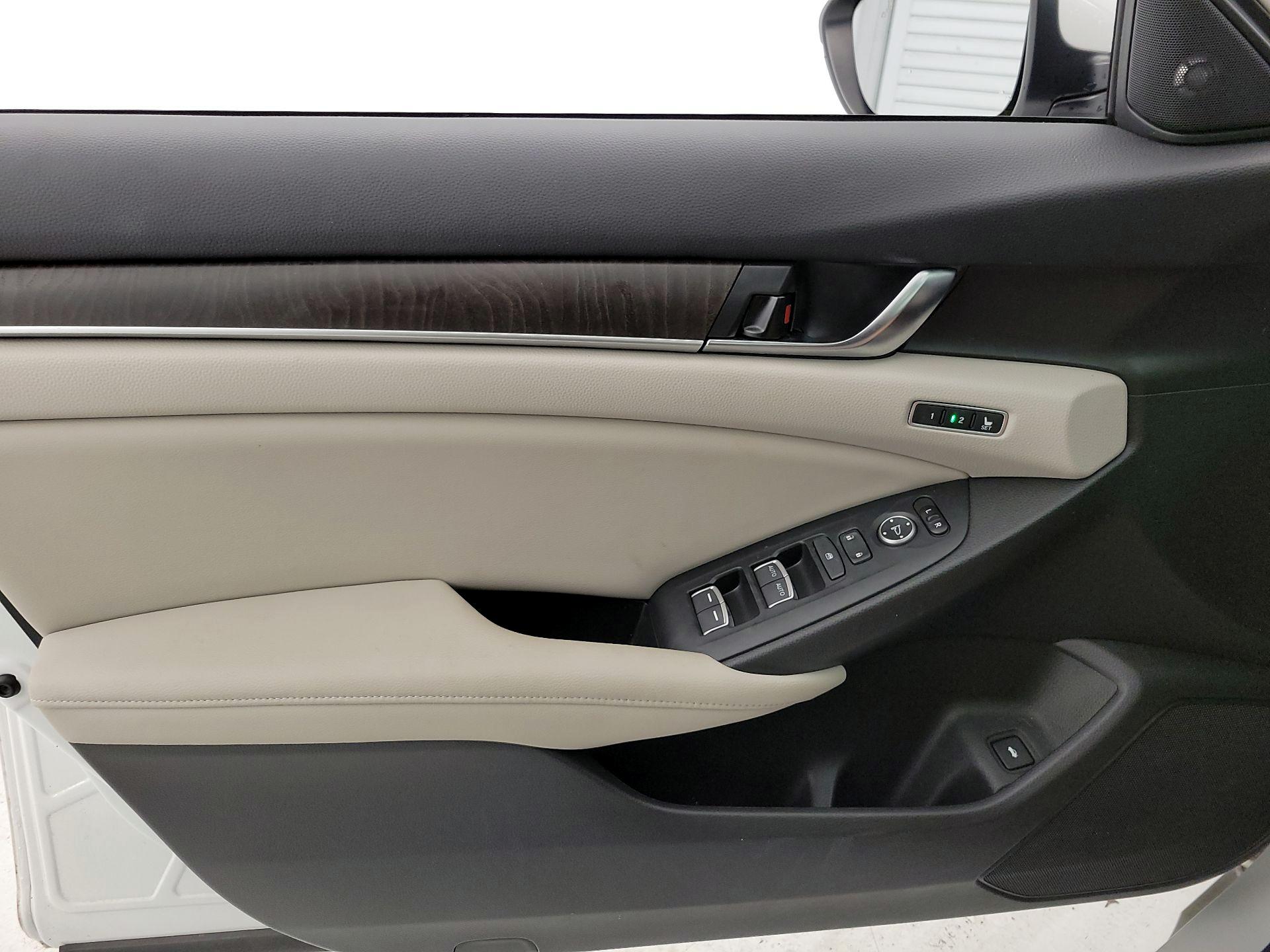 Thumbnail: 2018 Honda Accord - 12