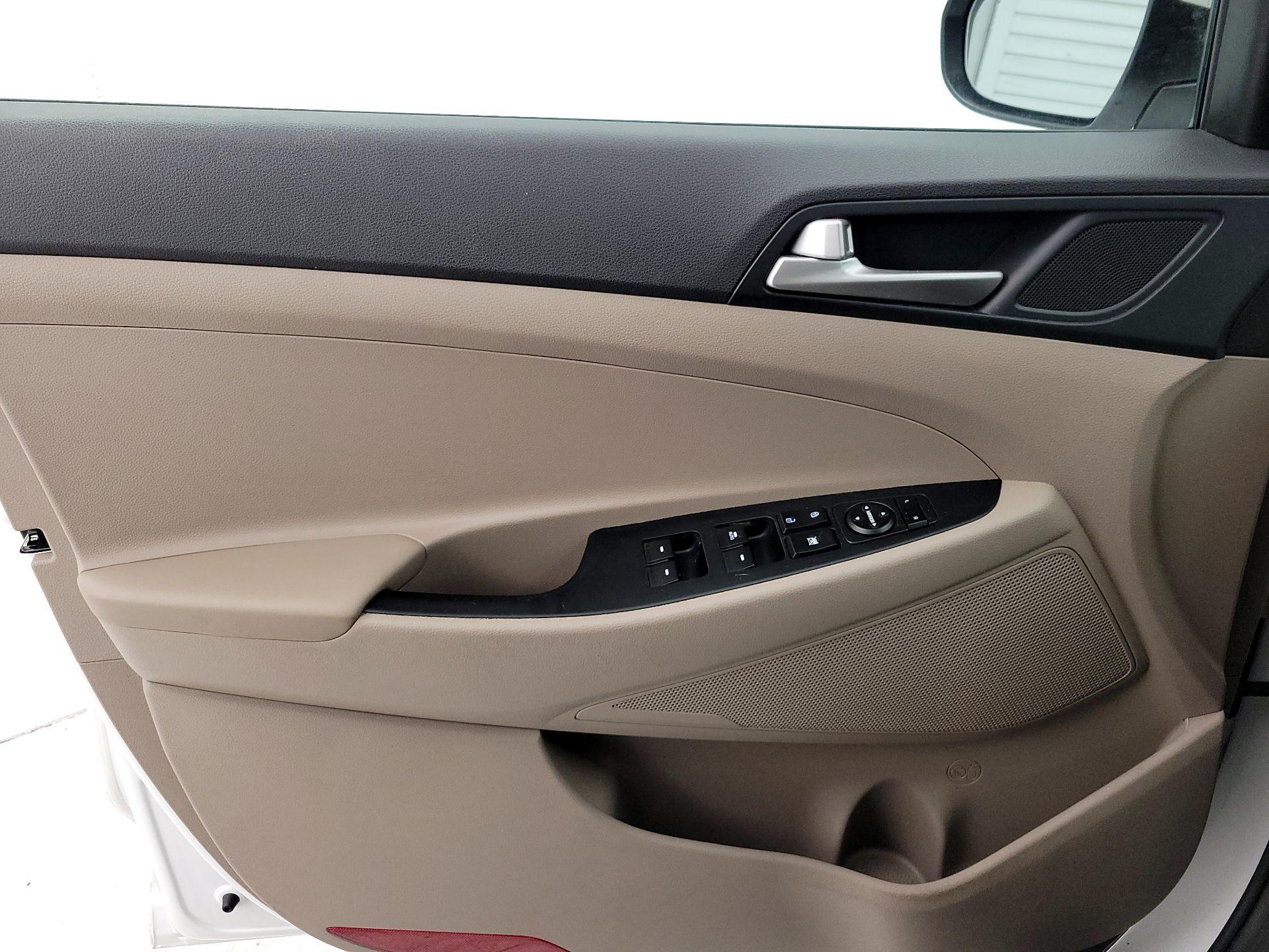 Thumbnail: 2020 Hyundai Tucson - 12