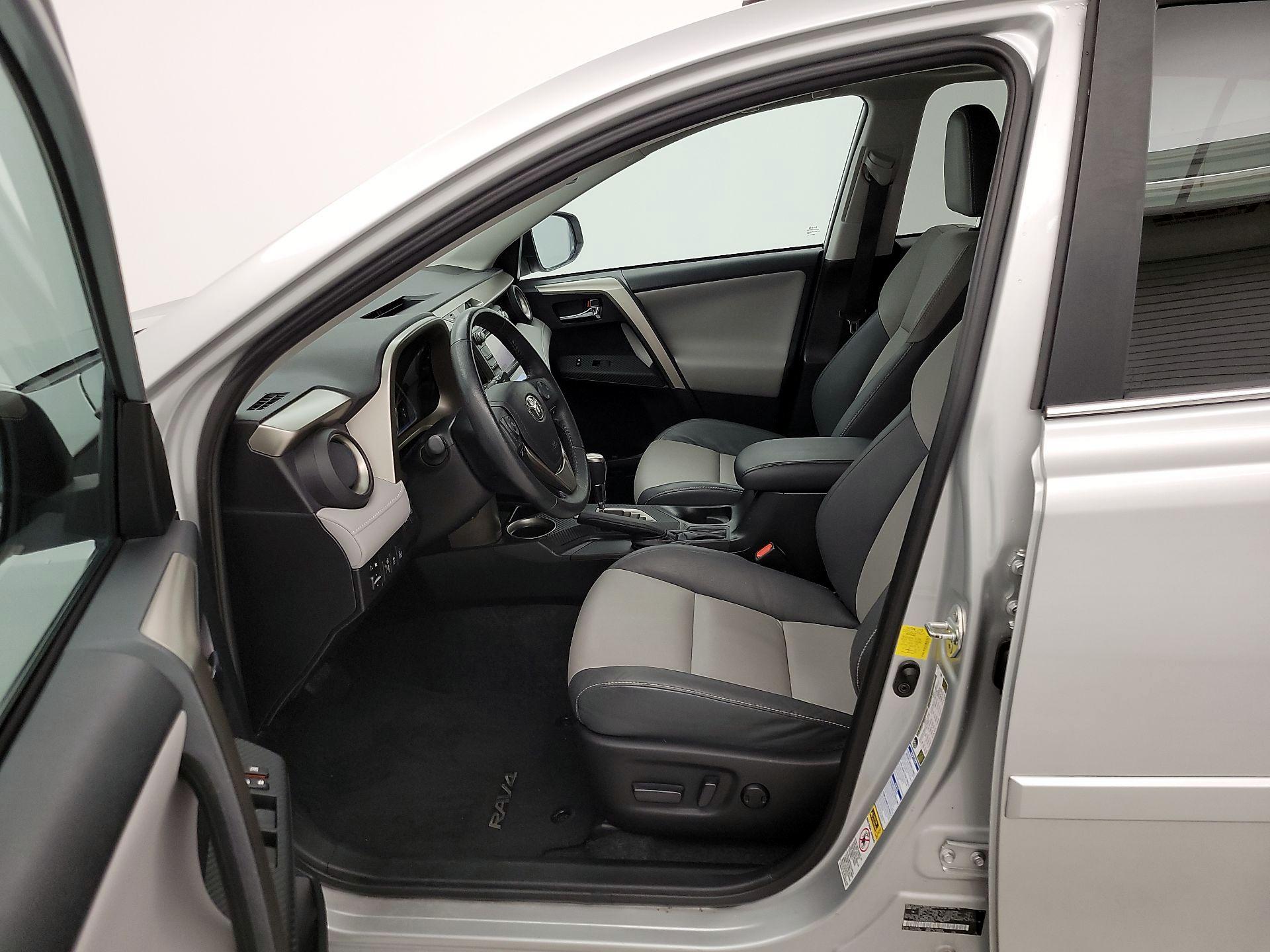 Thumbnail: 2014 Toyota RAV4 - 11