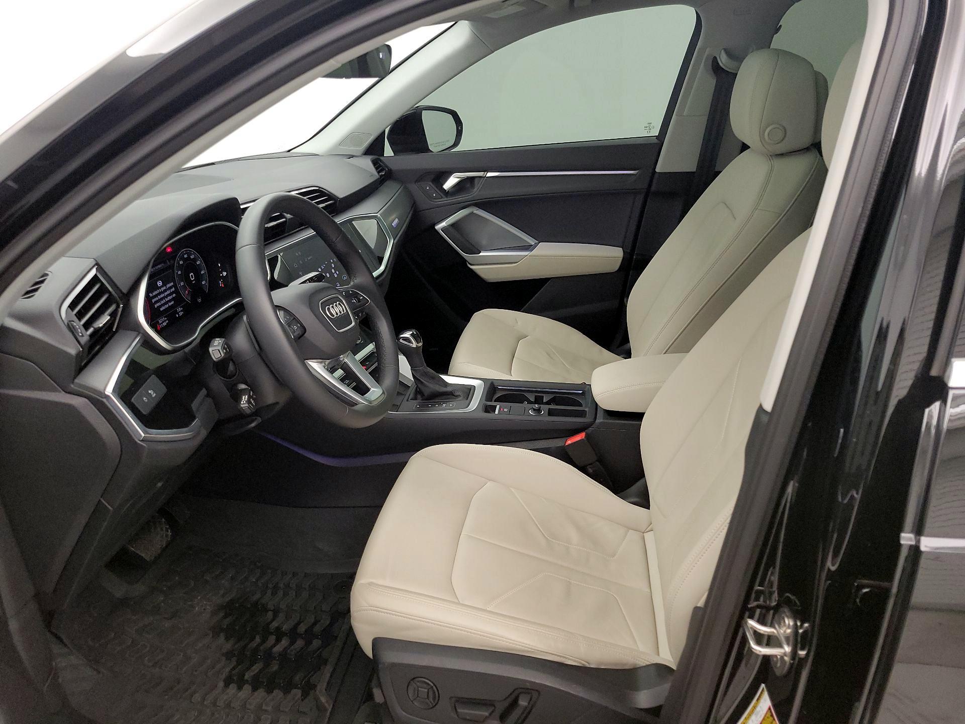 Thumbnail: 2024 Audi Q3 - 11