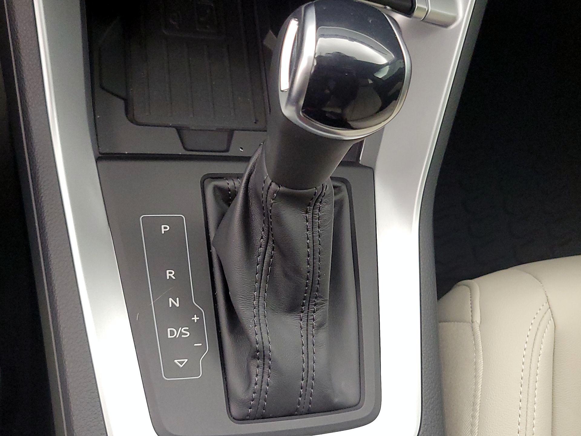 Thumbnail: 2024 Audi Q3 - 18