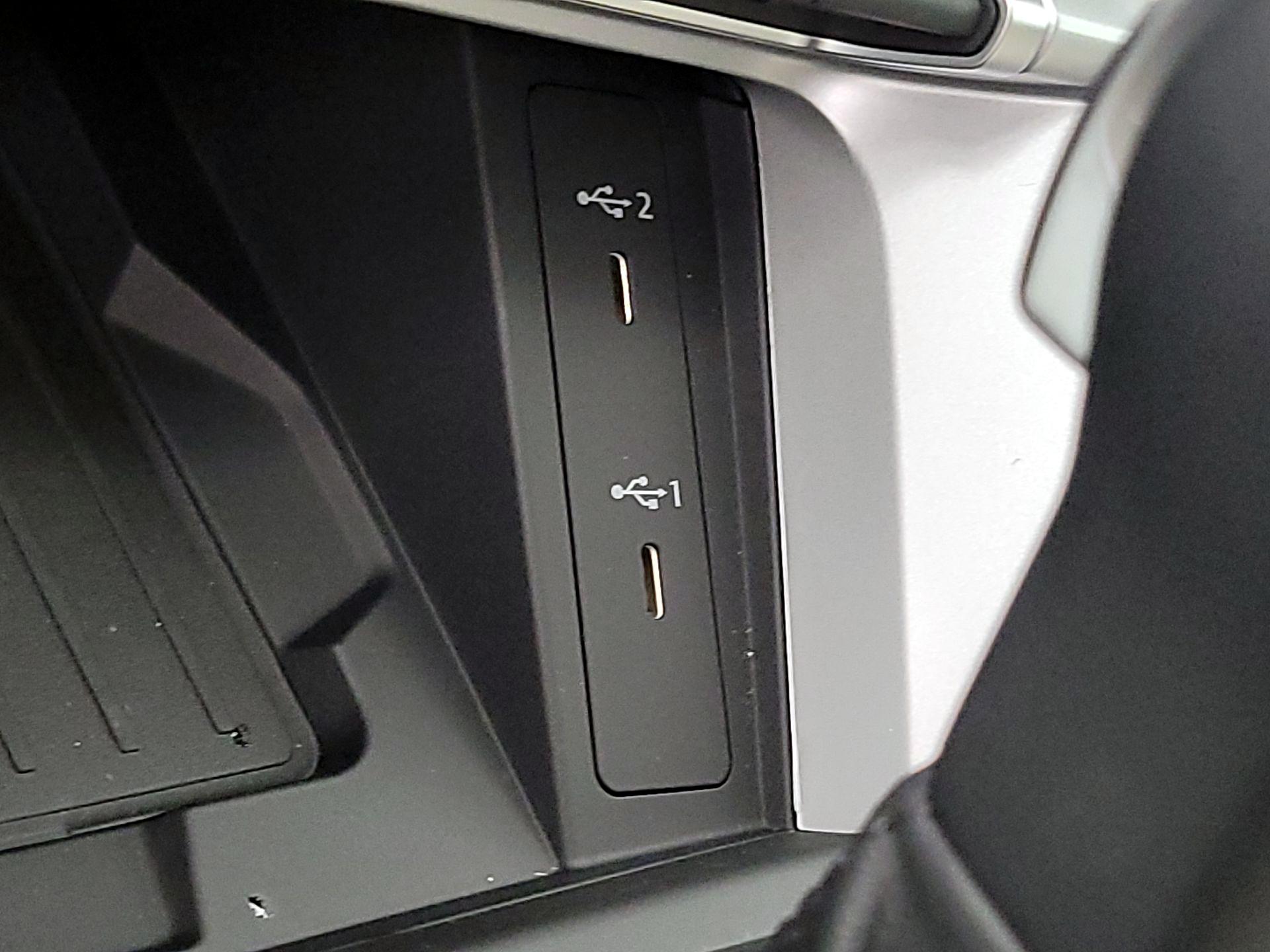 Thumbnail: 2024 Audi Q3 - 19