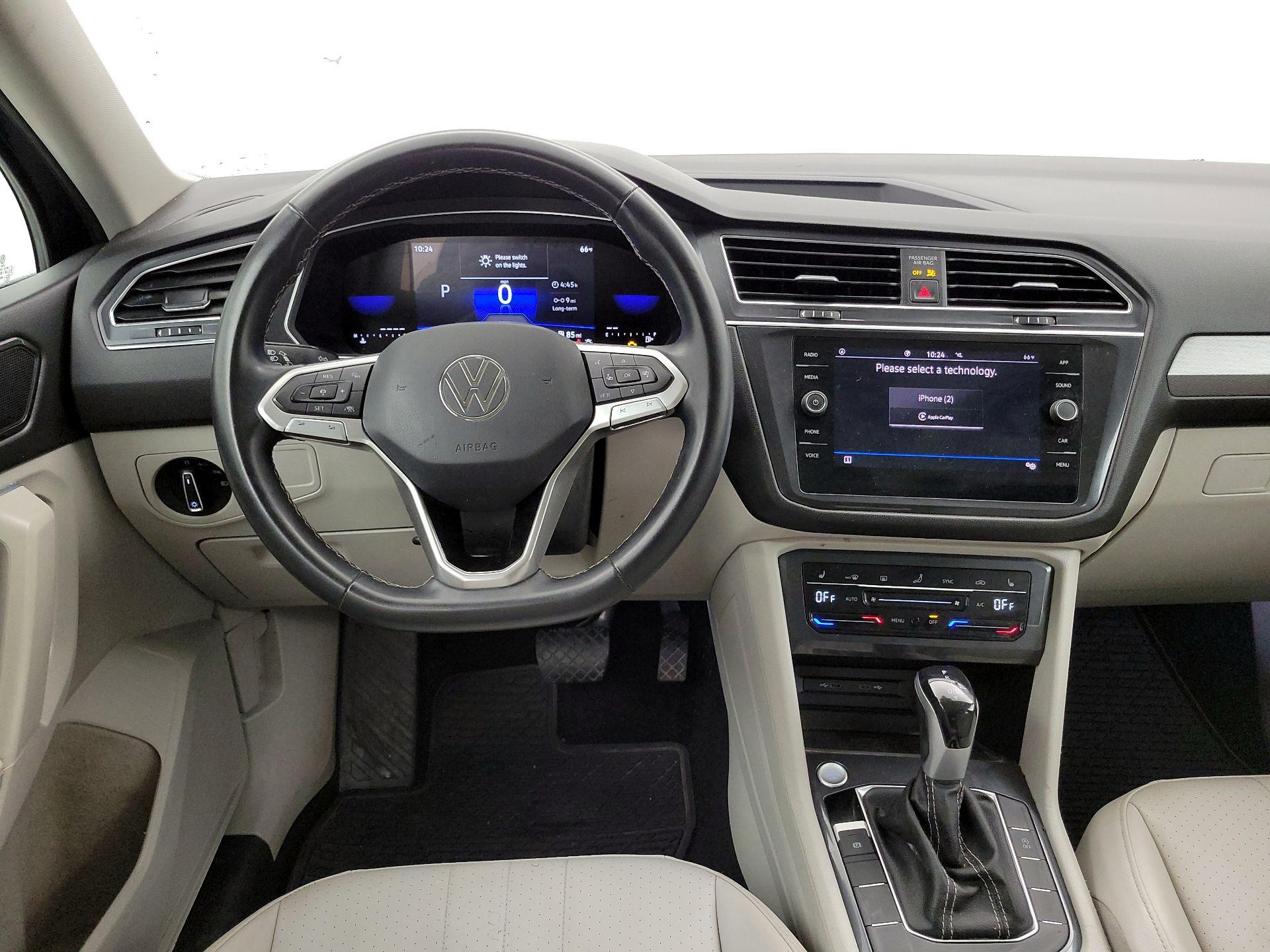 Thumbnail: 2023 Volkswagen Tiguan - 10