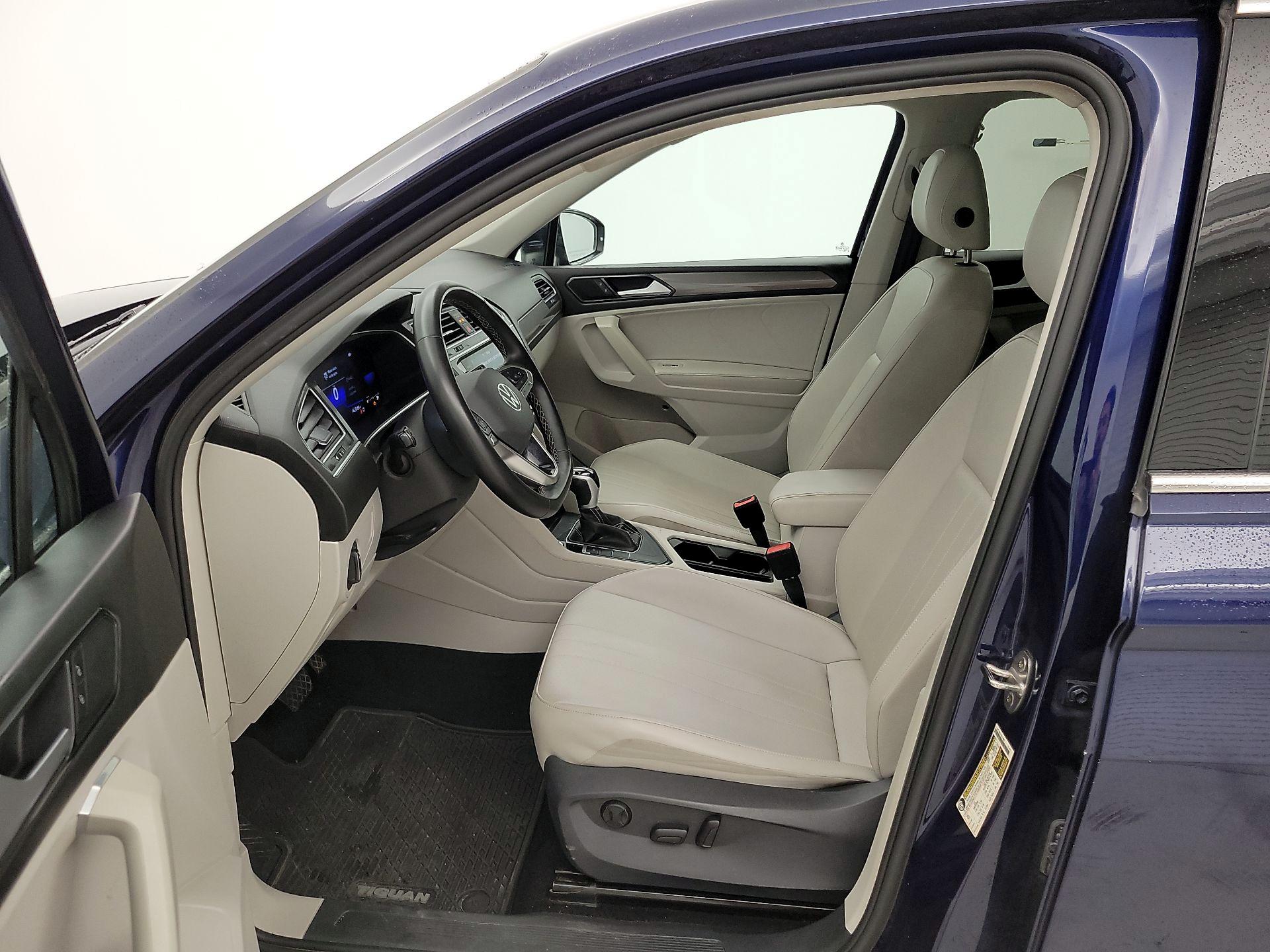 Thumbnail: 2023 Volkswagen Tiguan - 11