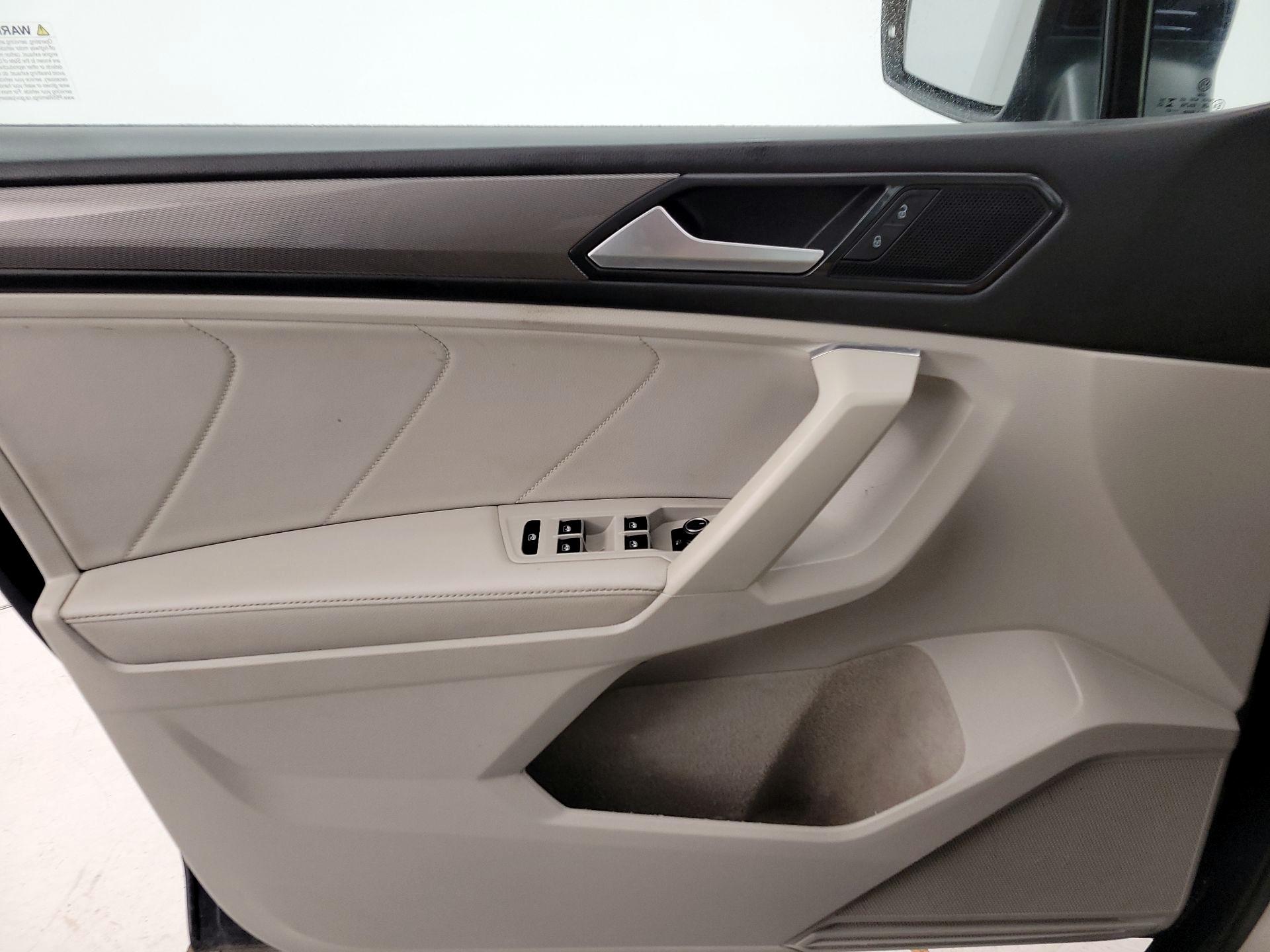 Thumbnail: 2023 Volkswagen Tiguan - 12