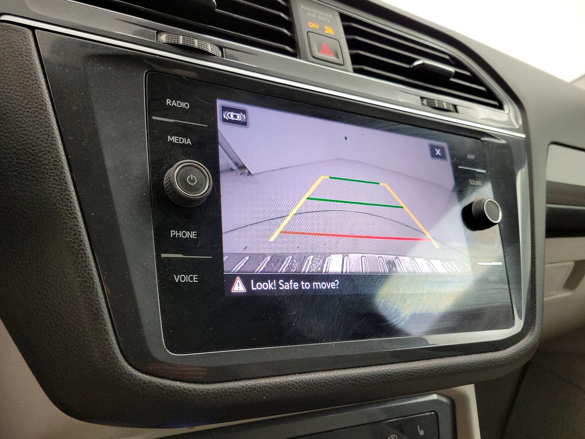 Thumbnail: 2023 Volkswagen Tiguan - 14