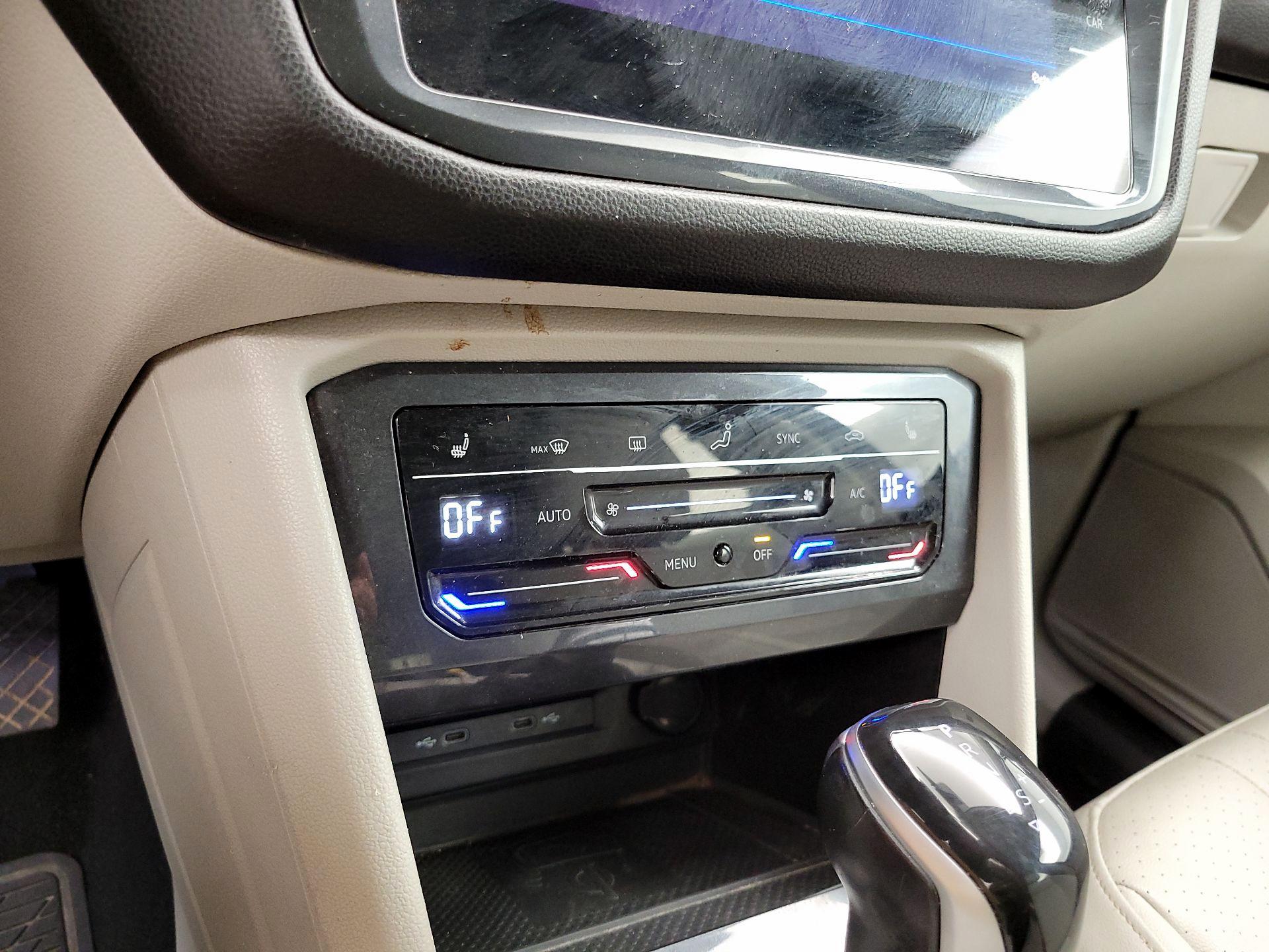 Thumbnail: 2023 Volkswagen Tiguan - 16