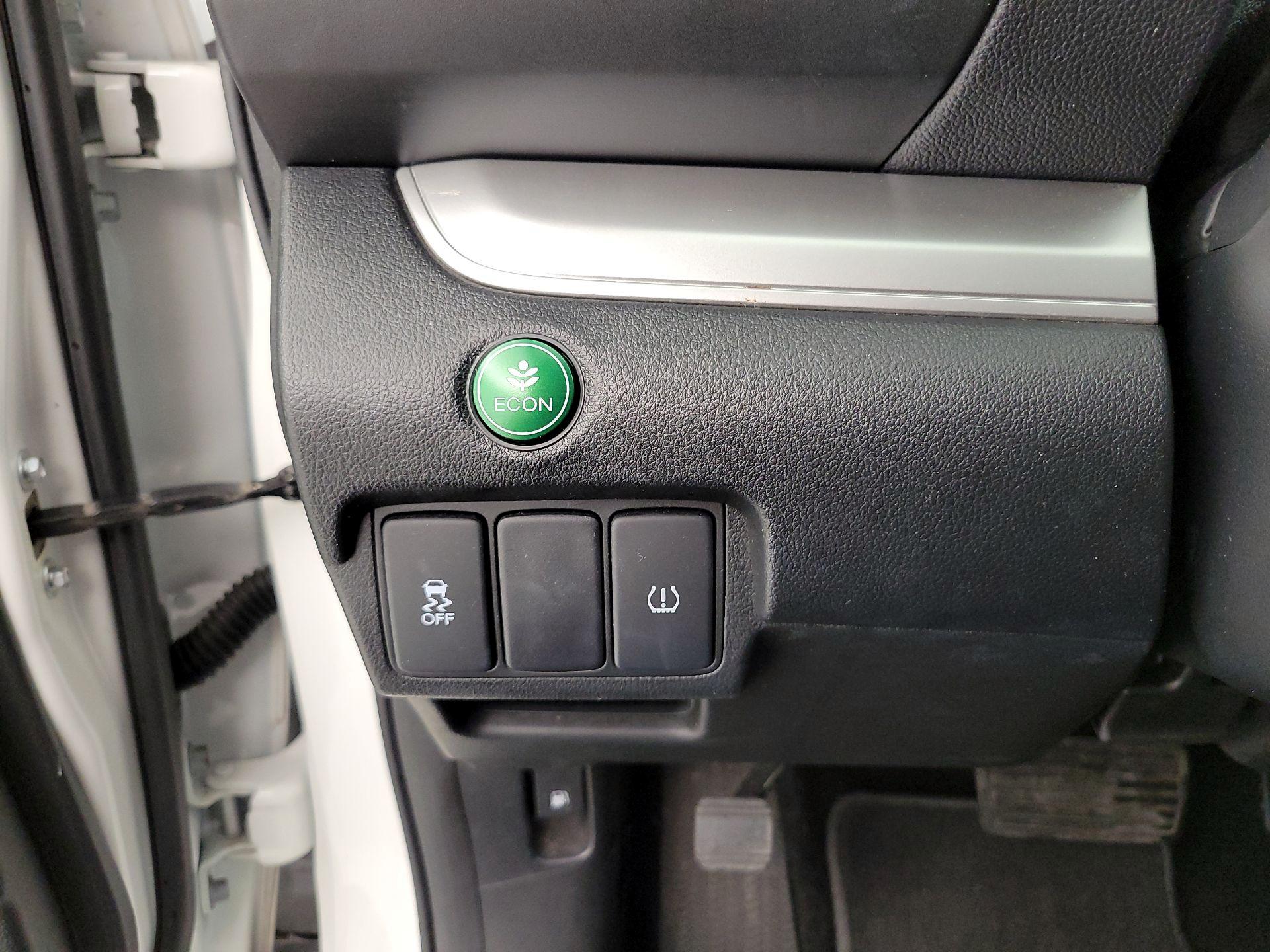 Thumbnail: 2016 Honda CR-V - 13