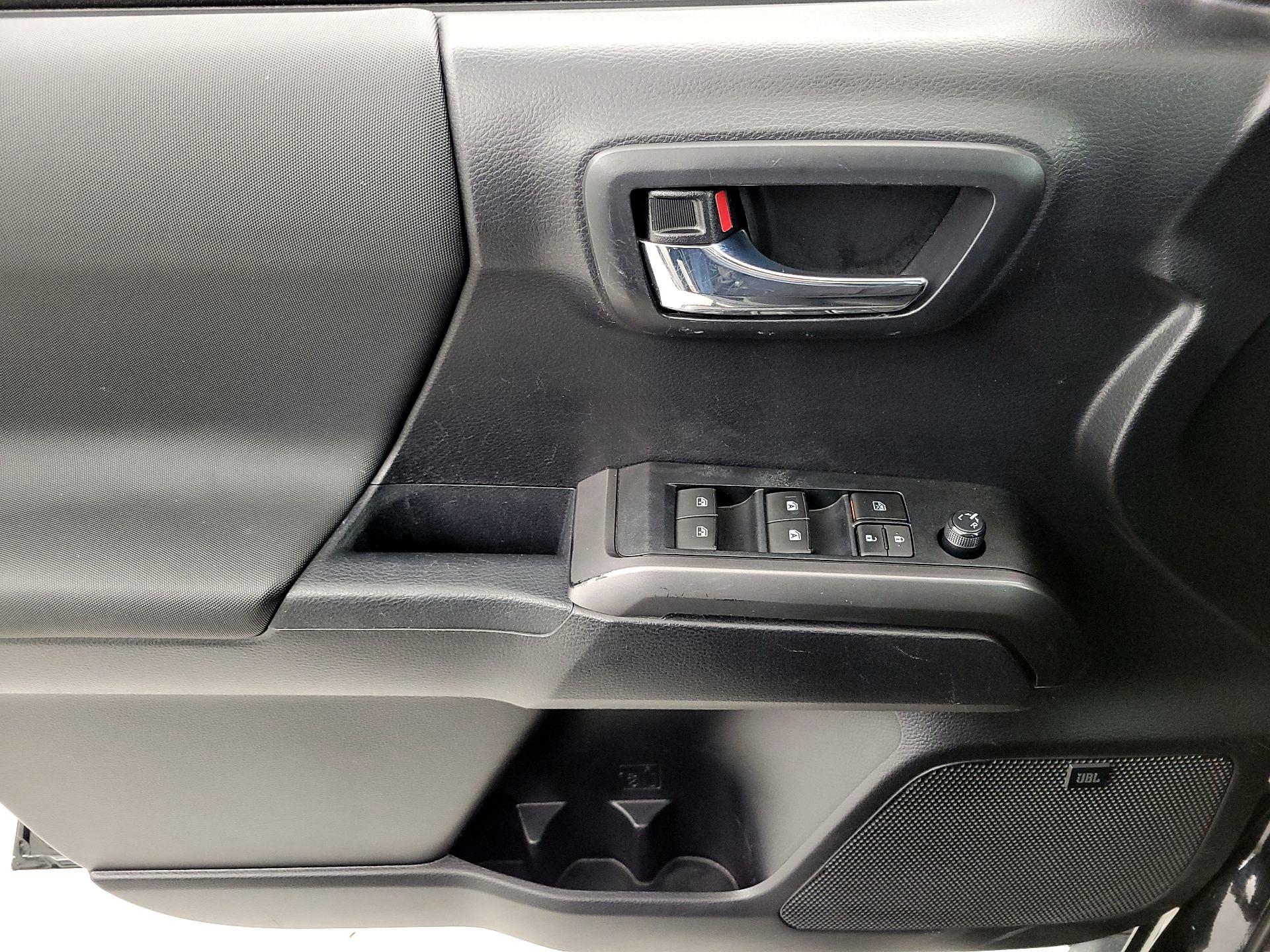 Thumbnail: 2021 Toyota Tacoma - 12