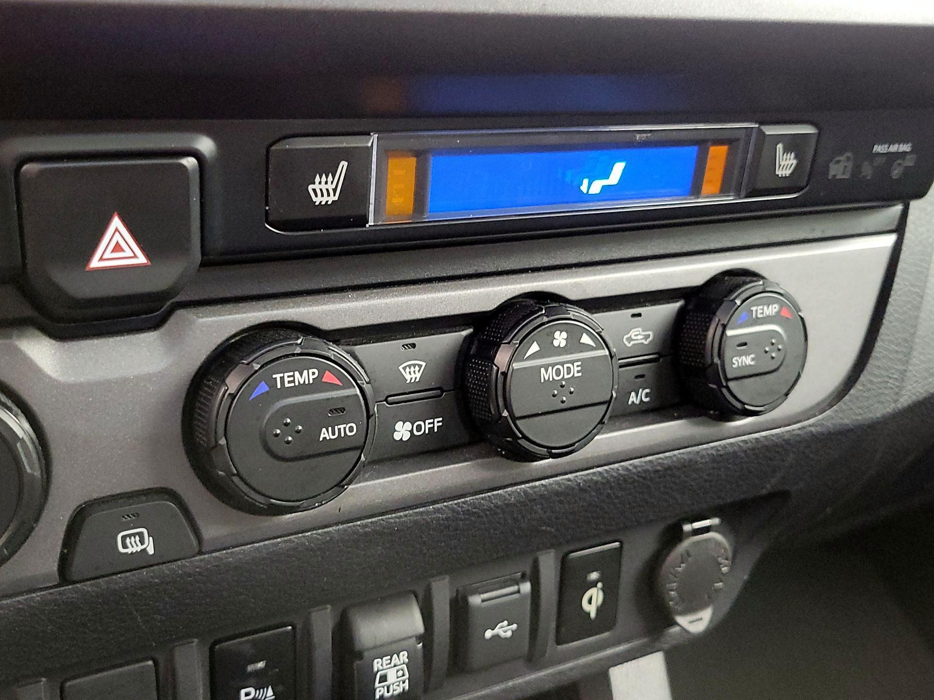 Thumbnail: 2021 Toyota Tacoma - 17