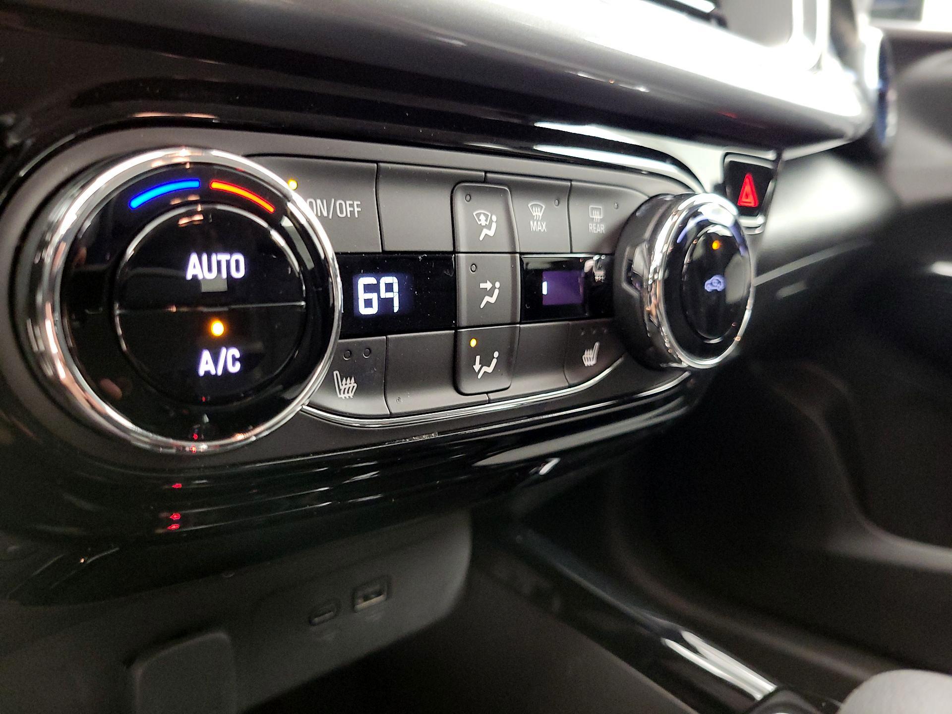 Thumbnail: 2024 Chevrolet Trax - 16