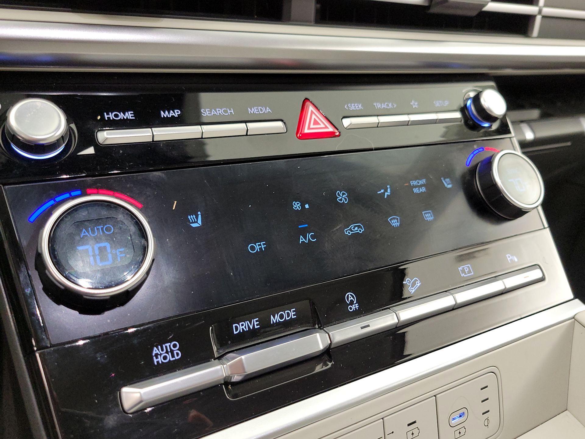 Thumbnail: 2024 Hyundai Santa Fe - 16