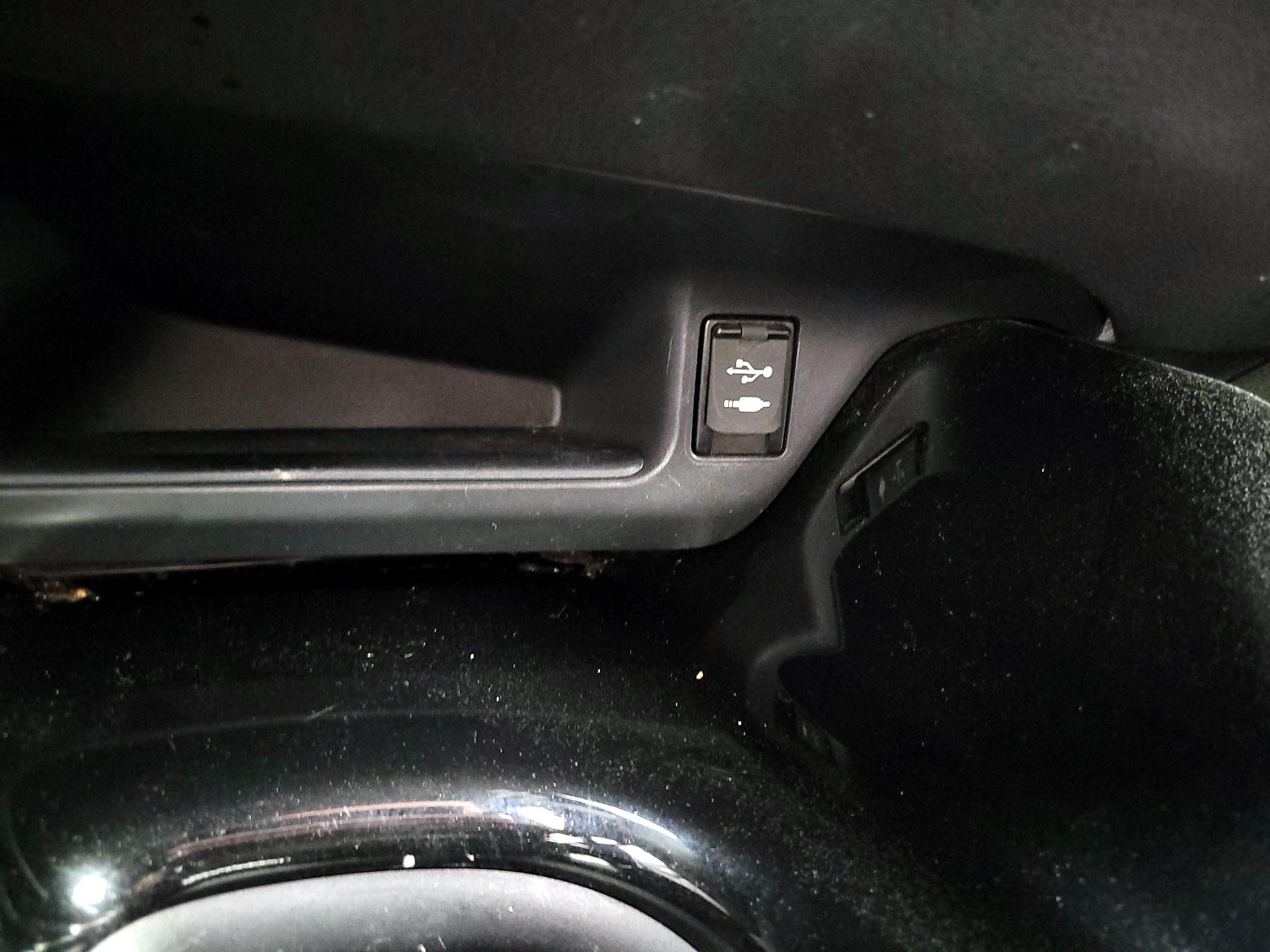 Thumbnail: 2019 Toyota C-HR - 18