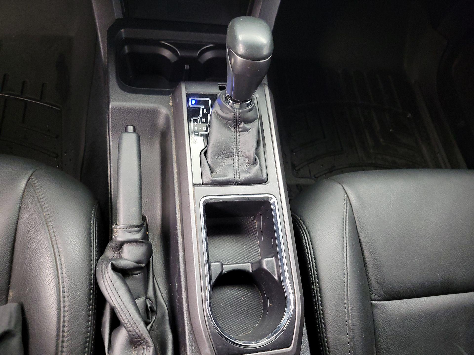 Thumbnail: 2017 Toyota Tacoma - 18