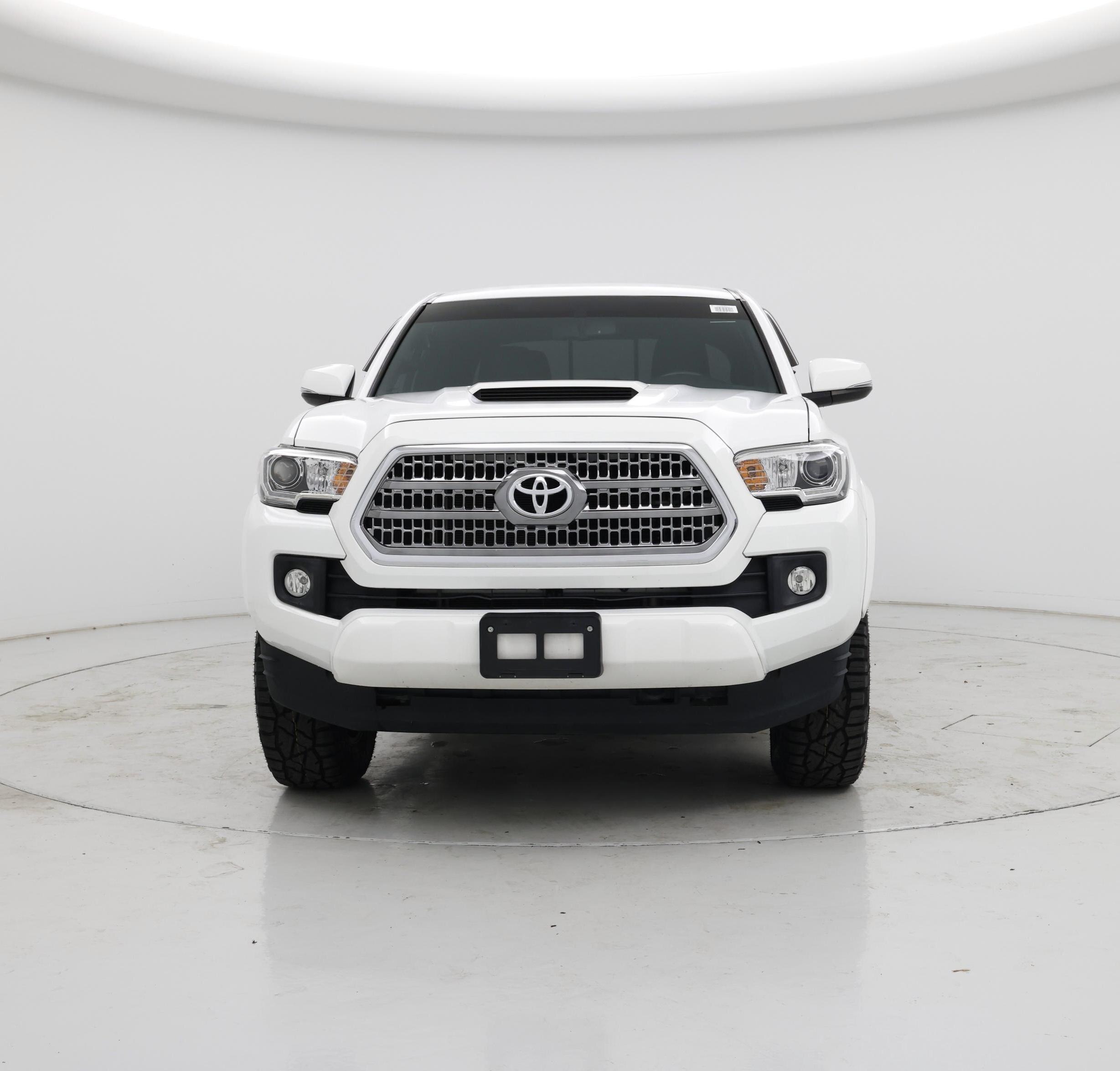 Thumbnail: 2017 Toyota Tacoma - 5