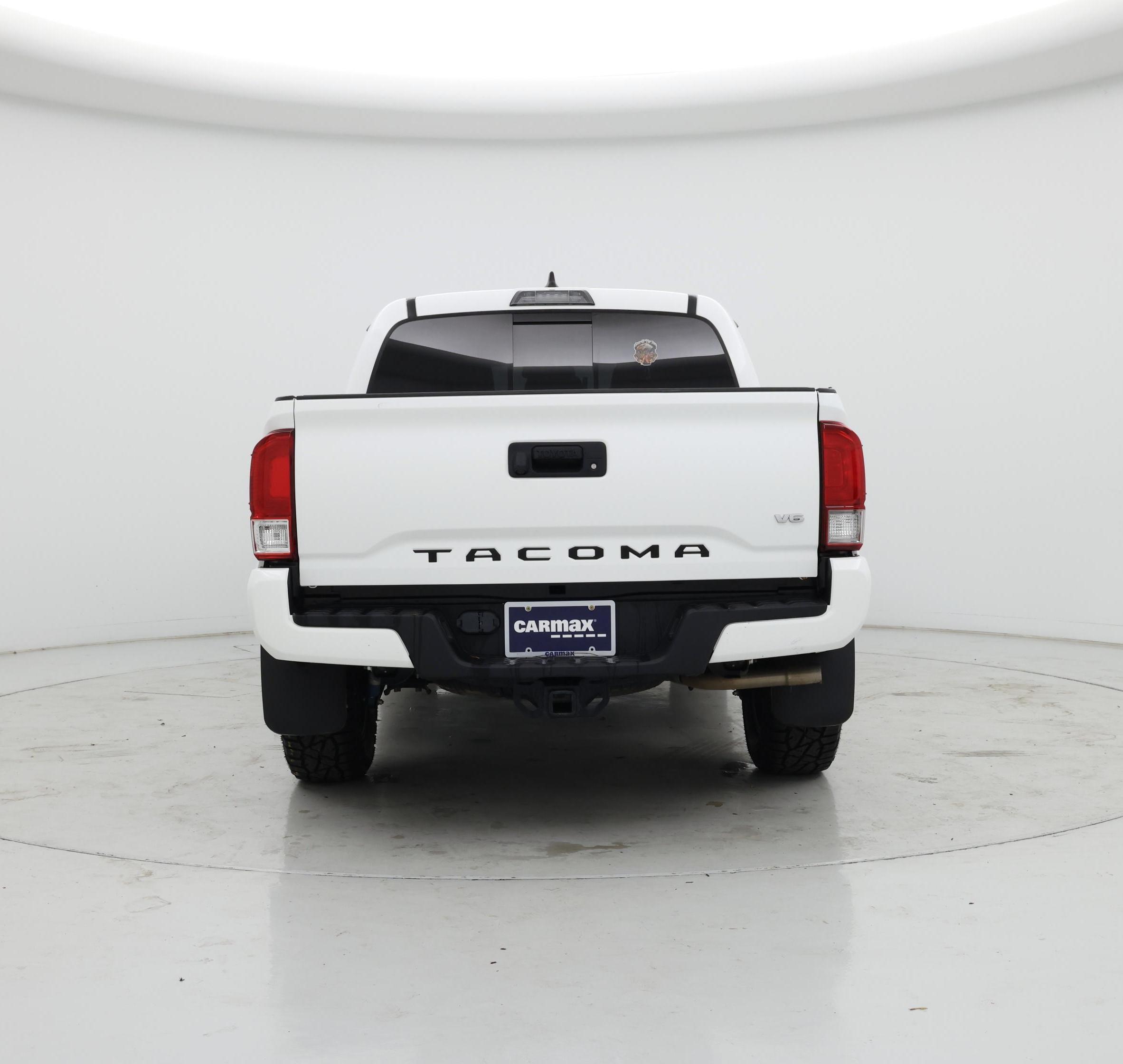 Thumbnail: 2017 Toyota Tacoma - 6