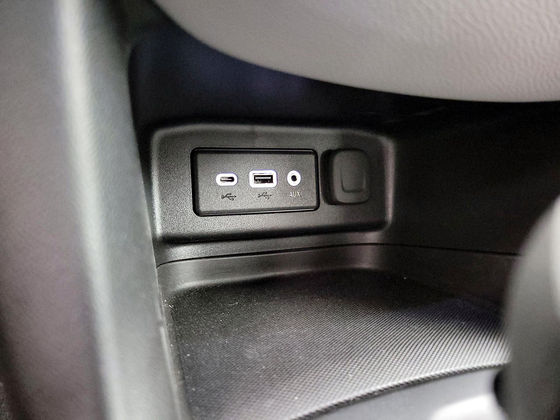 Thumbnail: 2022 Chevrolet Equinox - 18