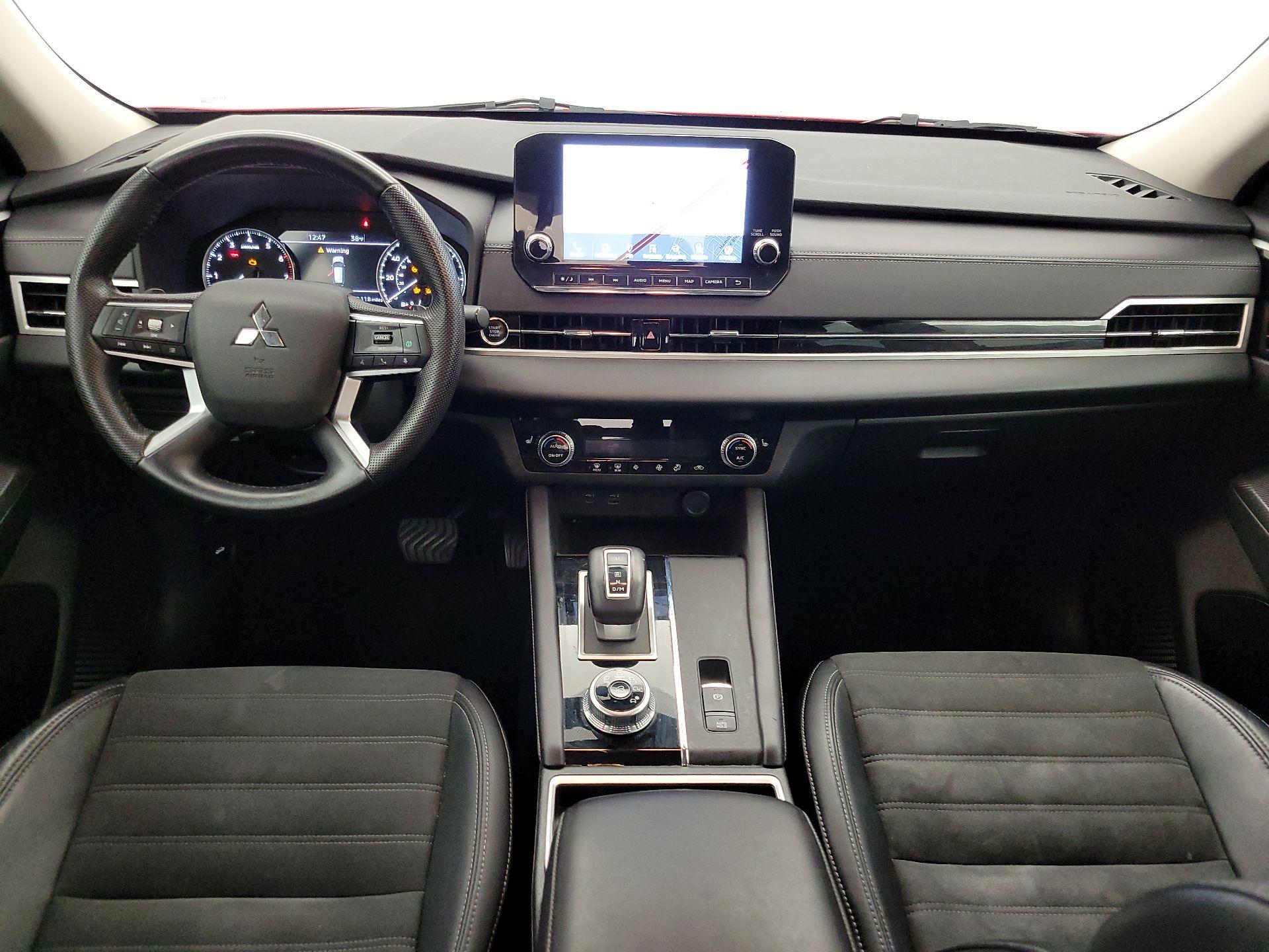 Thumbnail: 2023 Mitsubishi Outlander - 9