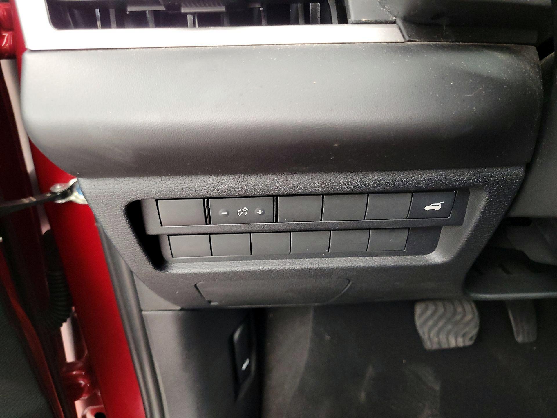 Thumbnail: 2023 Mitsubishi Outlander - 13