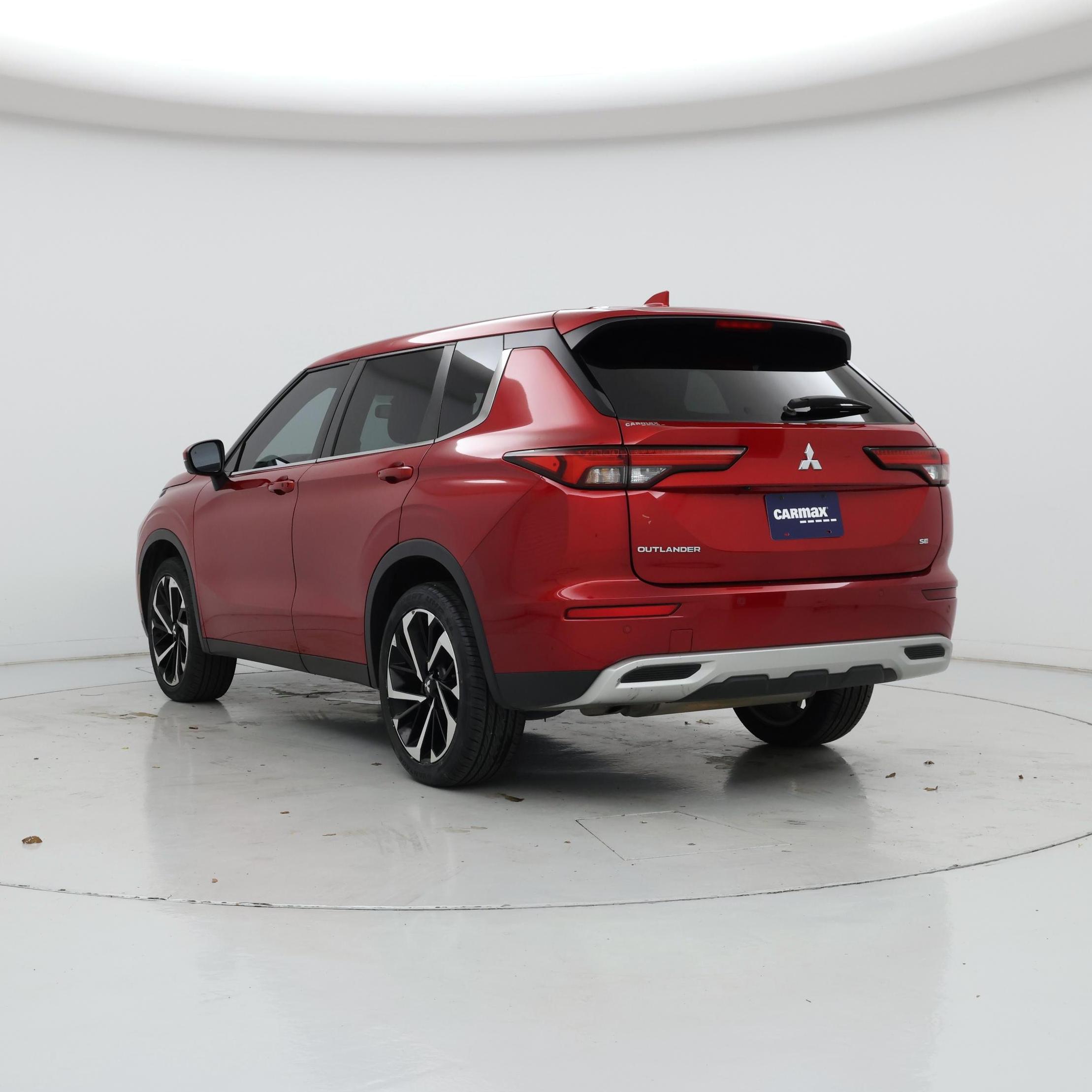 Thumbnail: 2023 Mitsubishi Outlander - 2