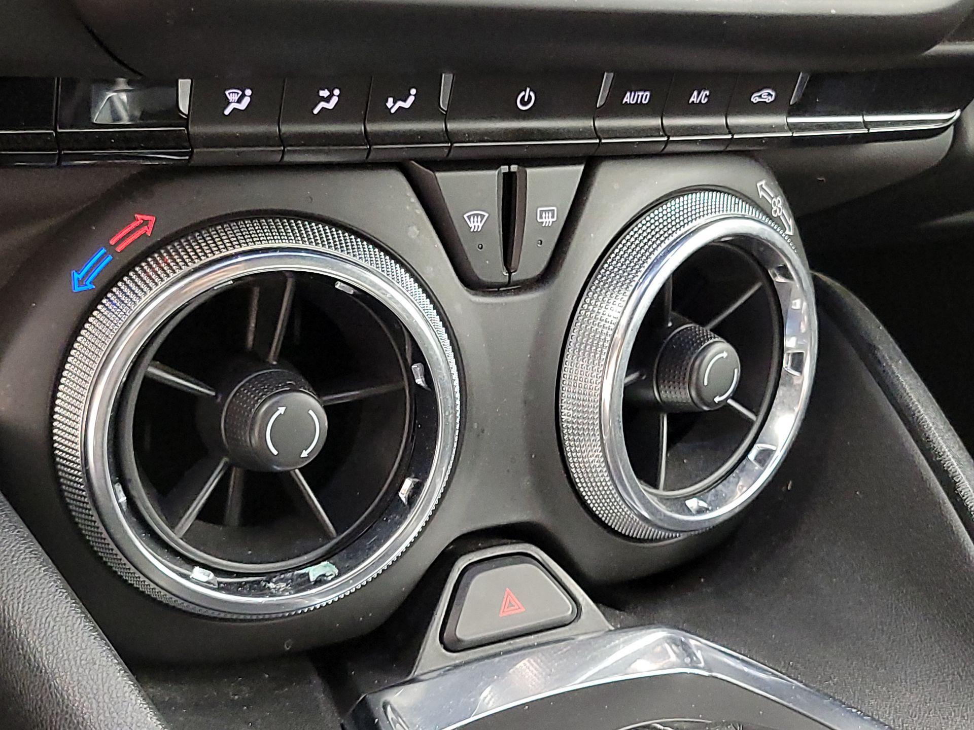 Thumbnail: 2020 Chevrolet Camaro - 17