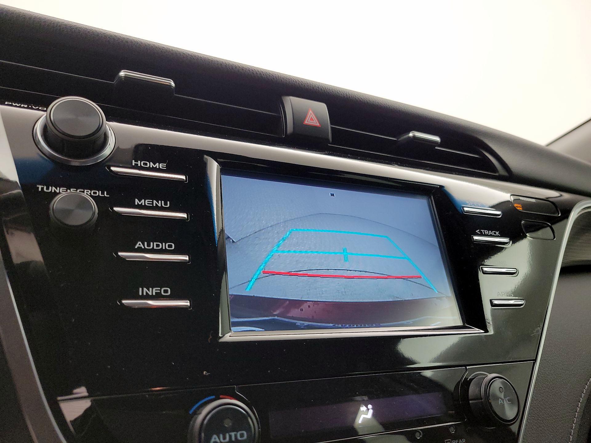 Thumbnail: 2018 Toyota Camry - 14