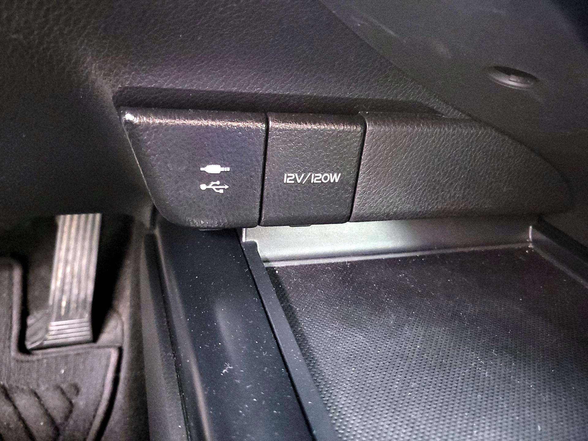 Thumbnail: 2018 Toyota Camry - 18