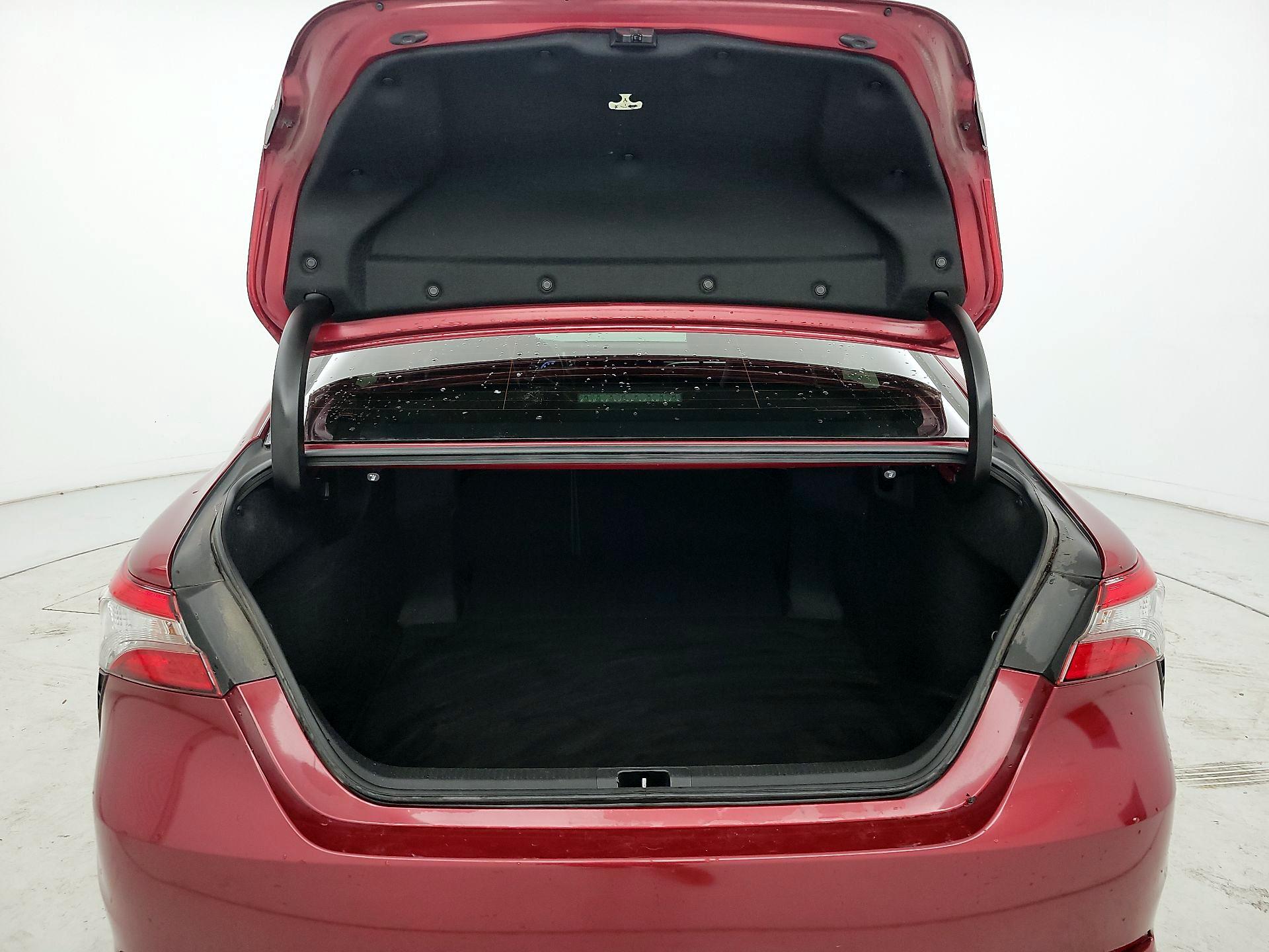 Thumbnail: 2018 Toyota Camry - 20