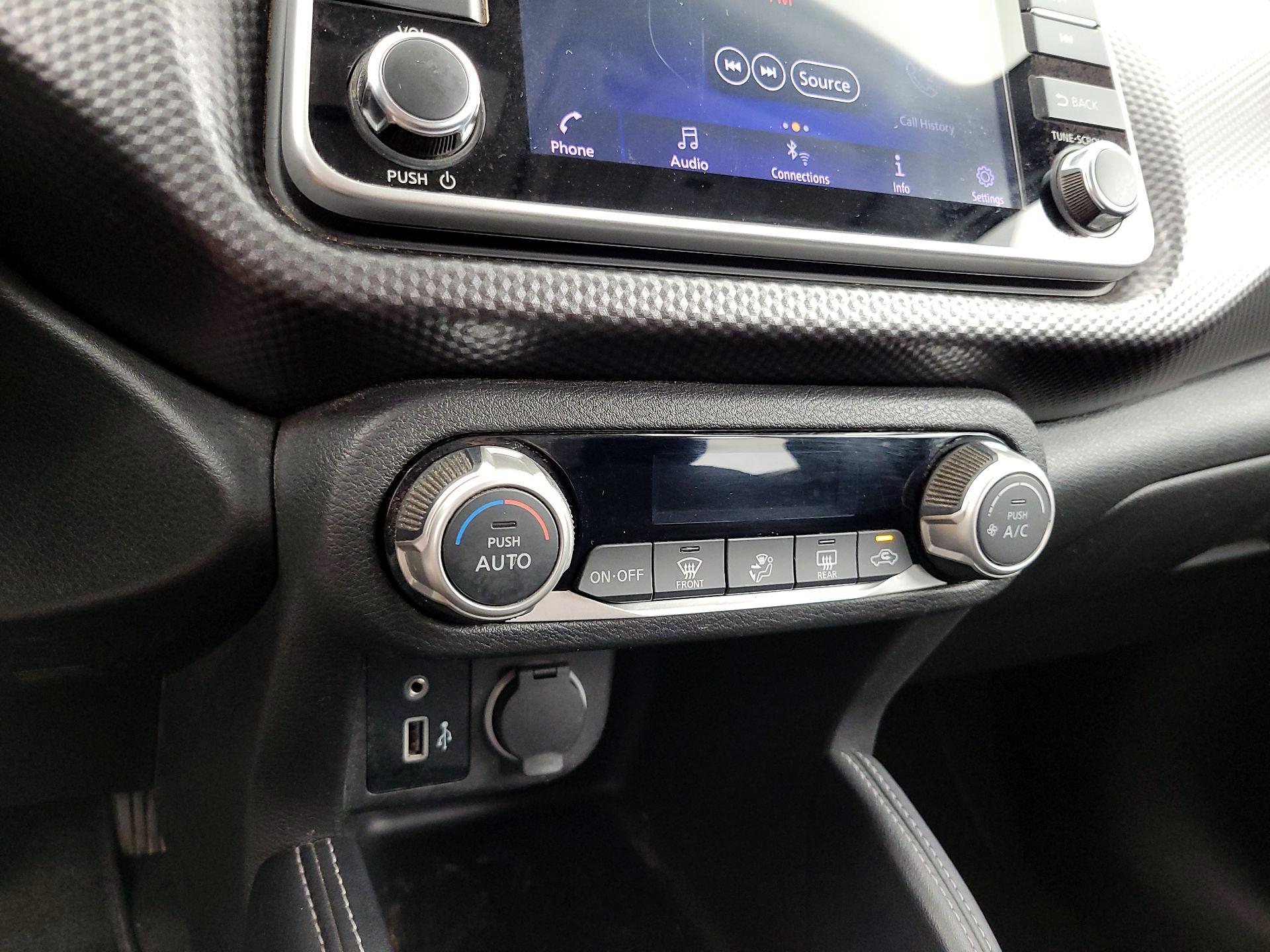 Thumbnail: 2019 Nissan Kicks - 16