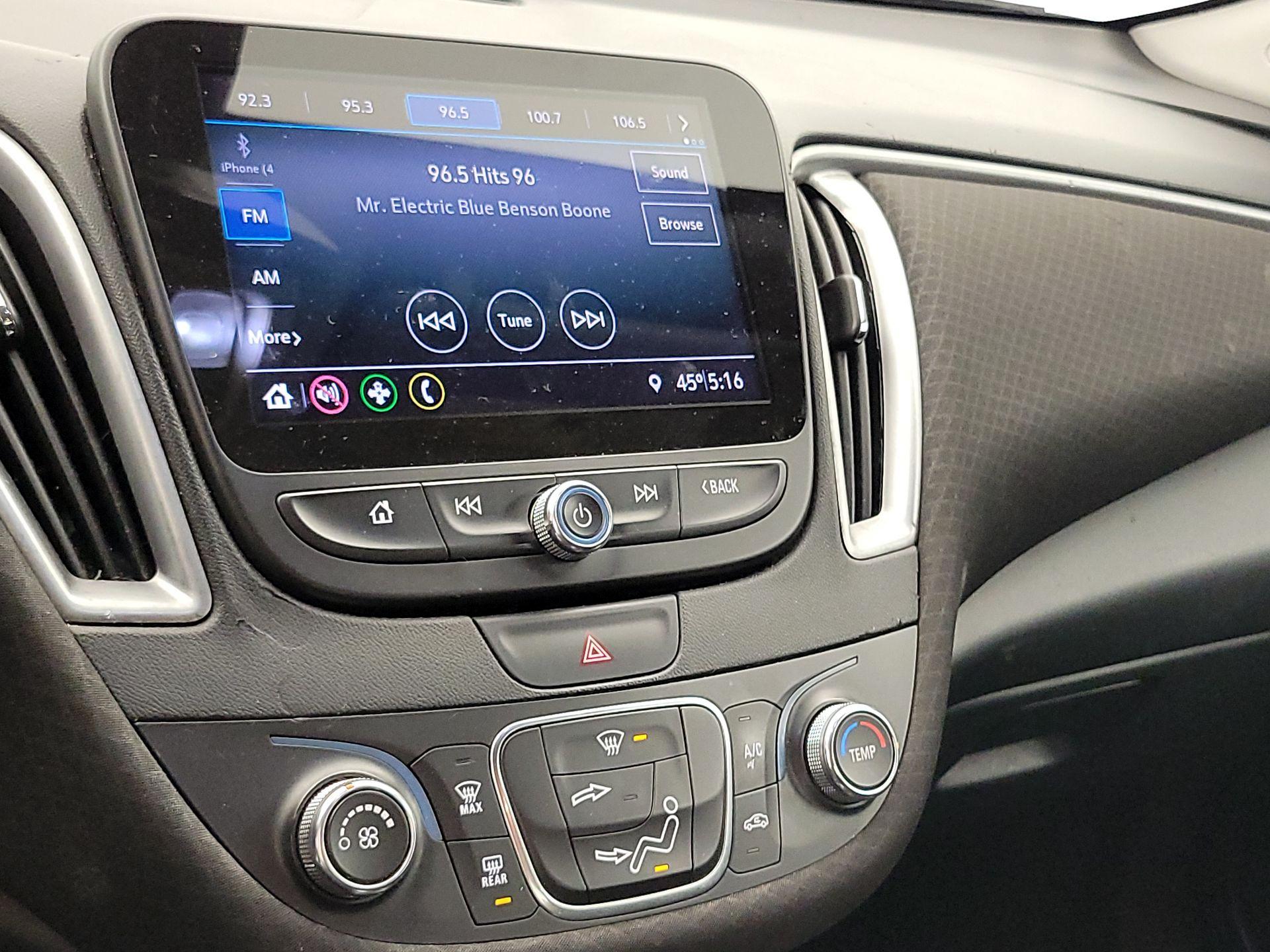 Thumbnail: 2019 Chevrolet Malibu - 15