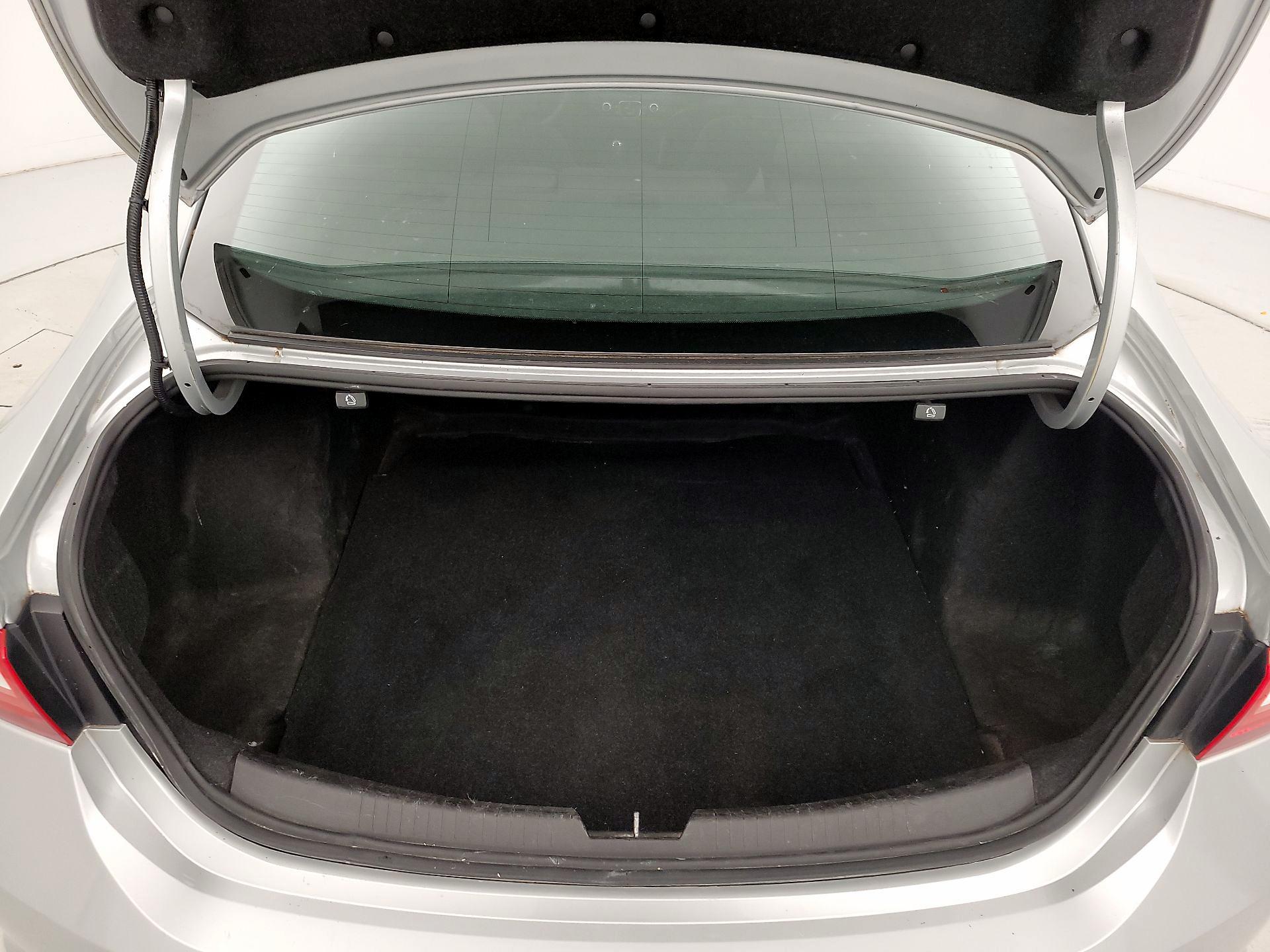 Thumbnail: 2019 Chevrolet Malibu - 20